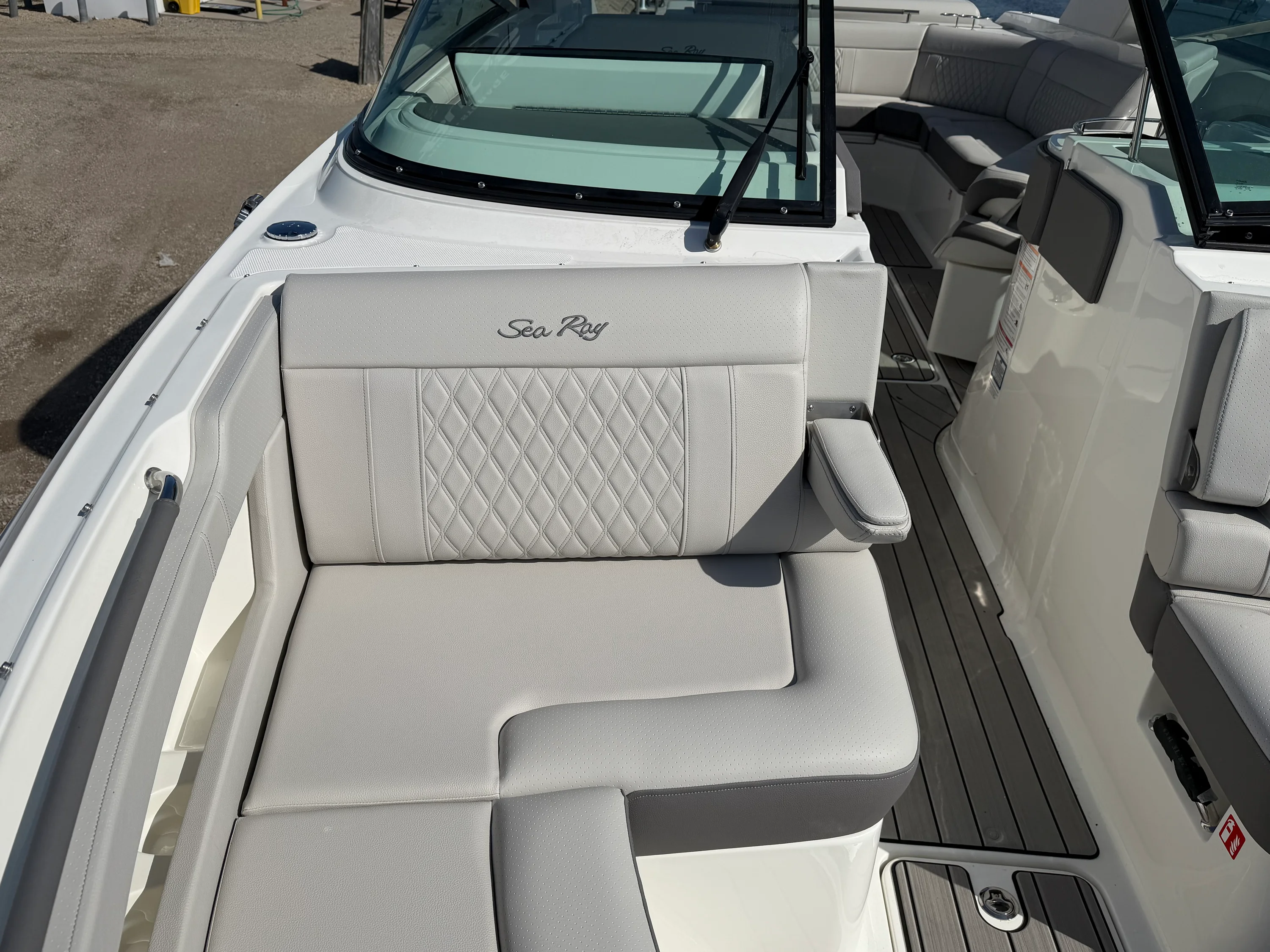 2026 Sea Ray SLX 310 Outboard Image Thumbnail #36