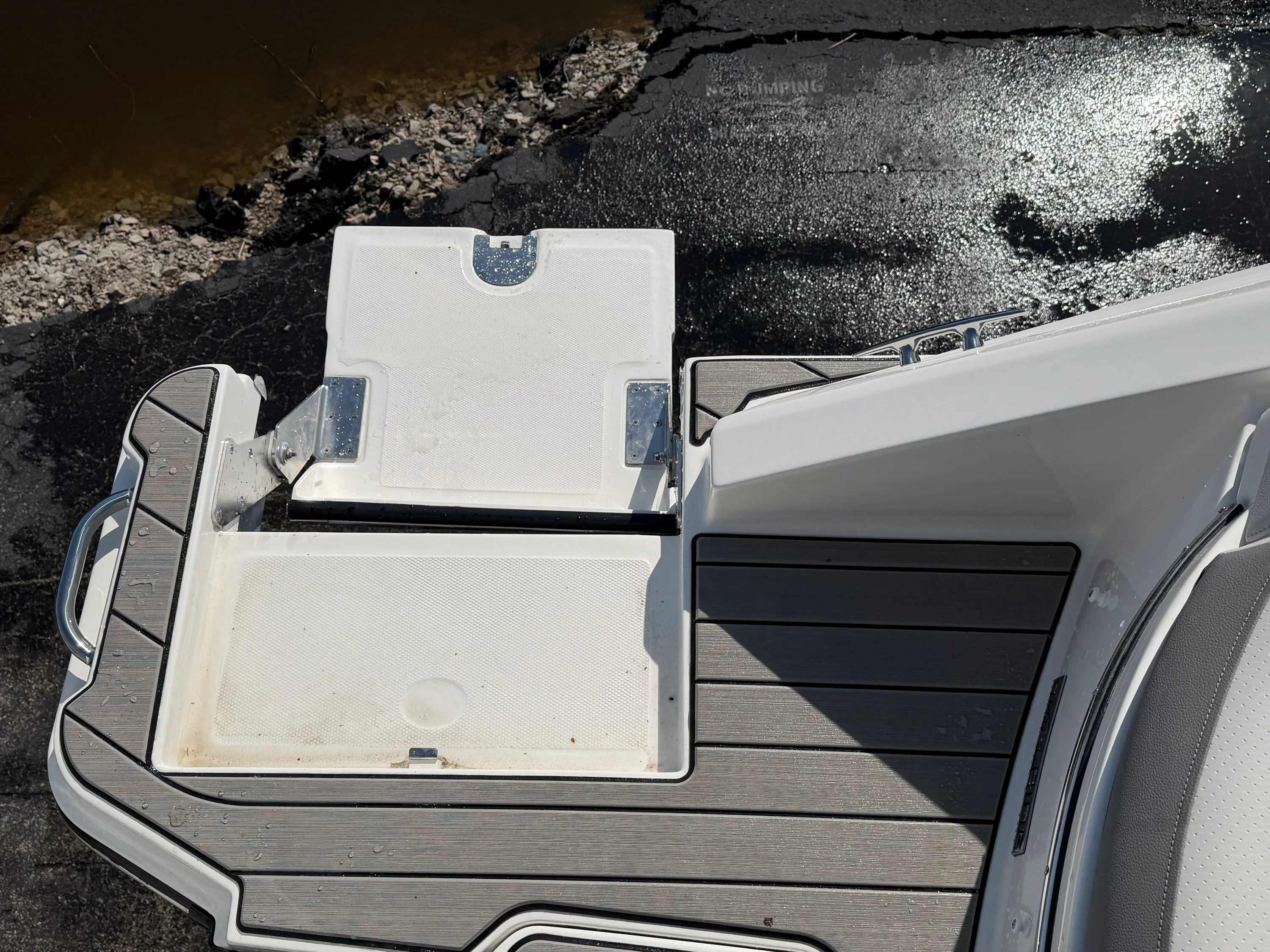 2026 Sea Ray SLX 310 Outboard Image Thumbnail #61