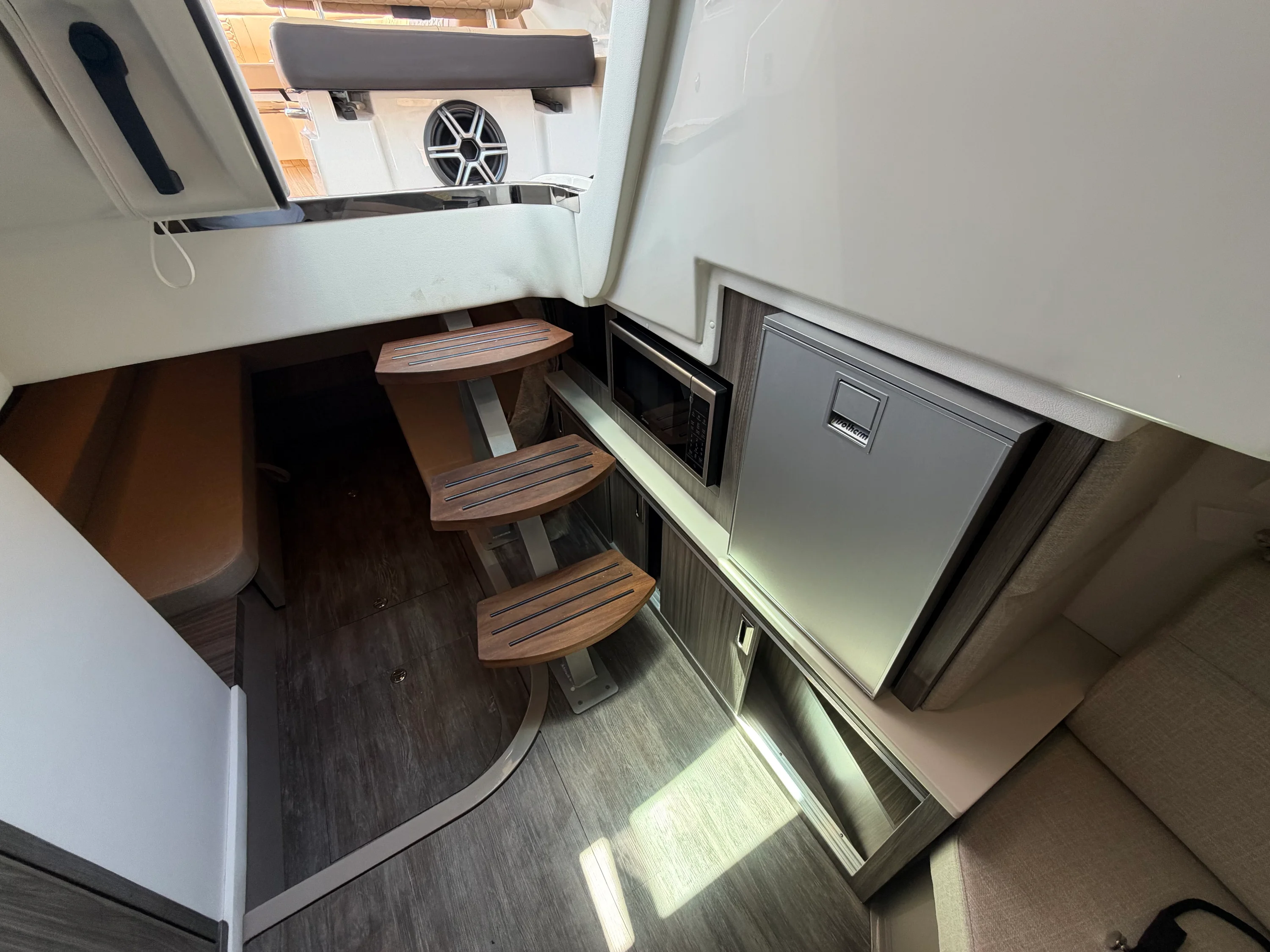 2026 Sea Ray Sundancer 320 Image Thumbnail #22