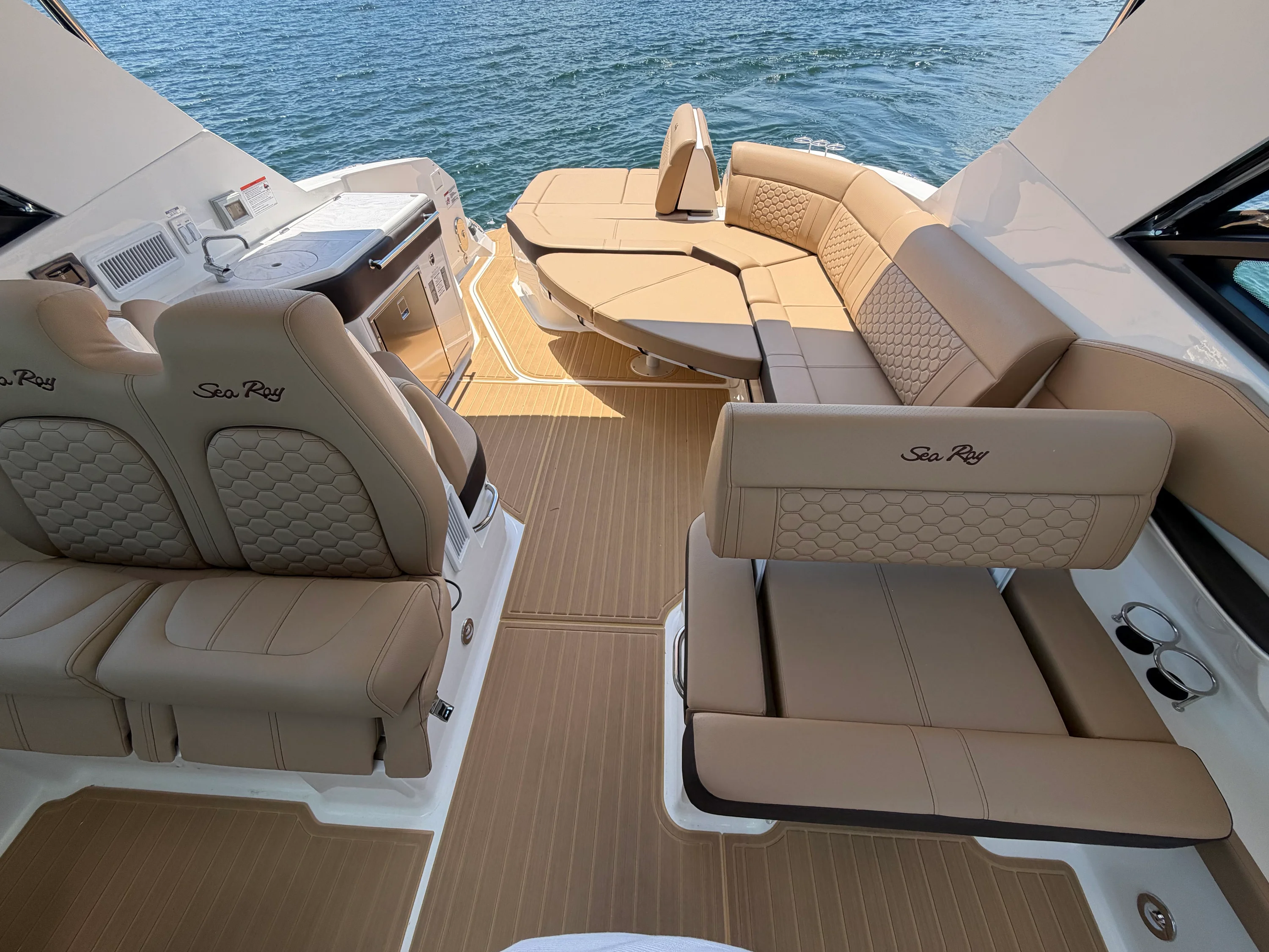 2026 Sea Ray Sundancer 320 Image Thumbnail #20