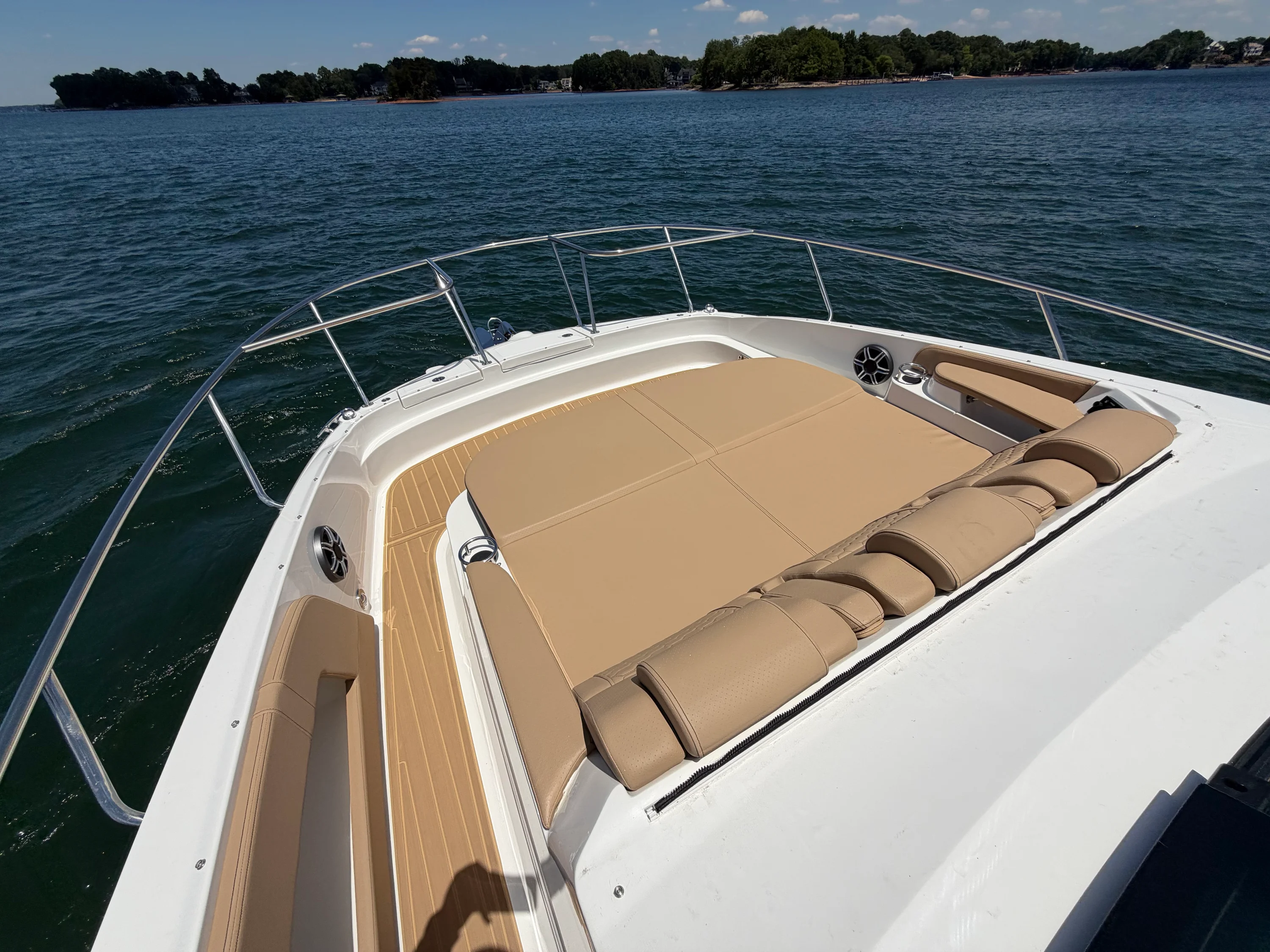 2026 Sea Ray Sundancer 320 Image Thumbnail #15