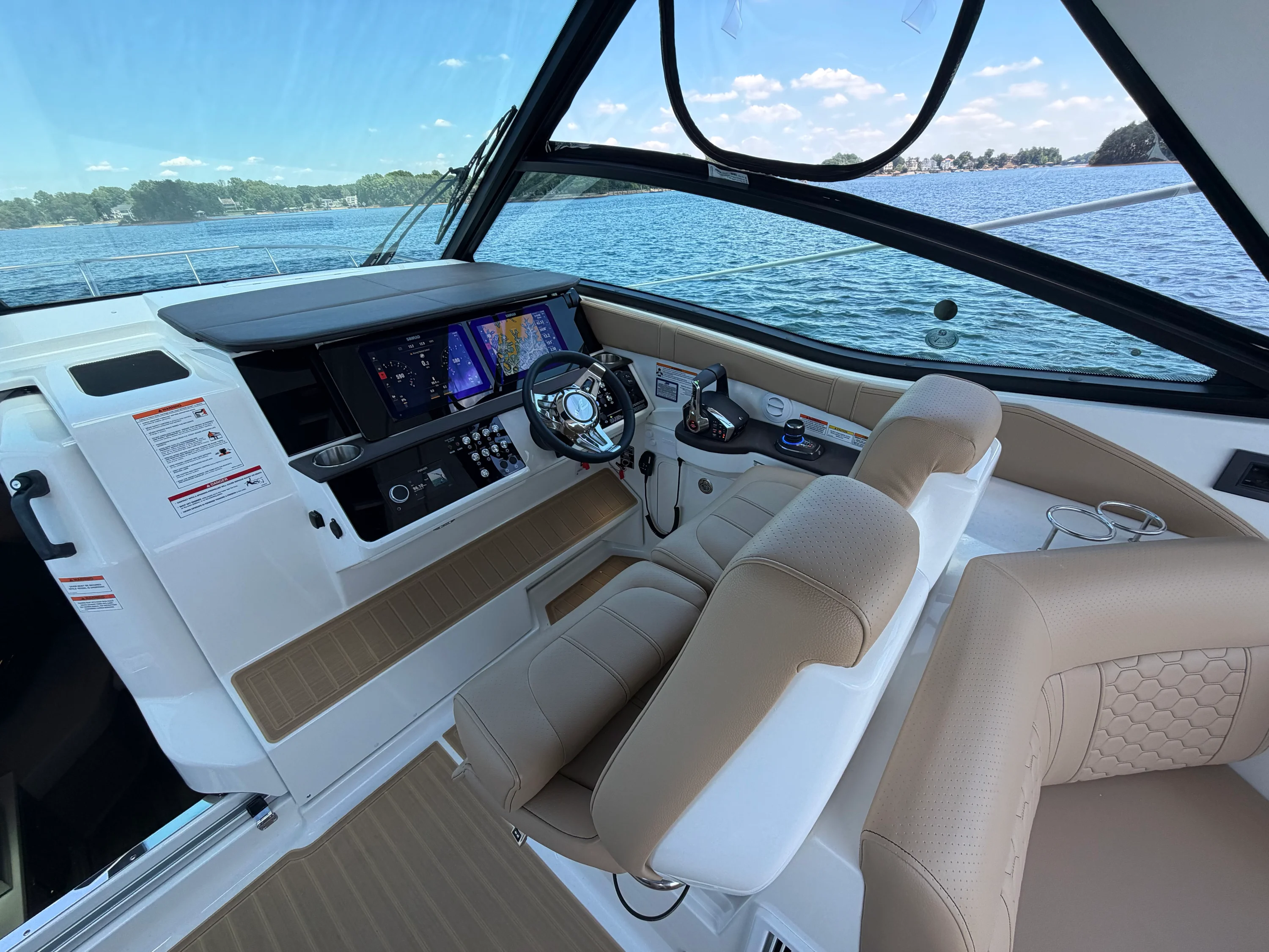 2026 Sea Ray Sundancer 320 Image Thumbnail #35