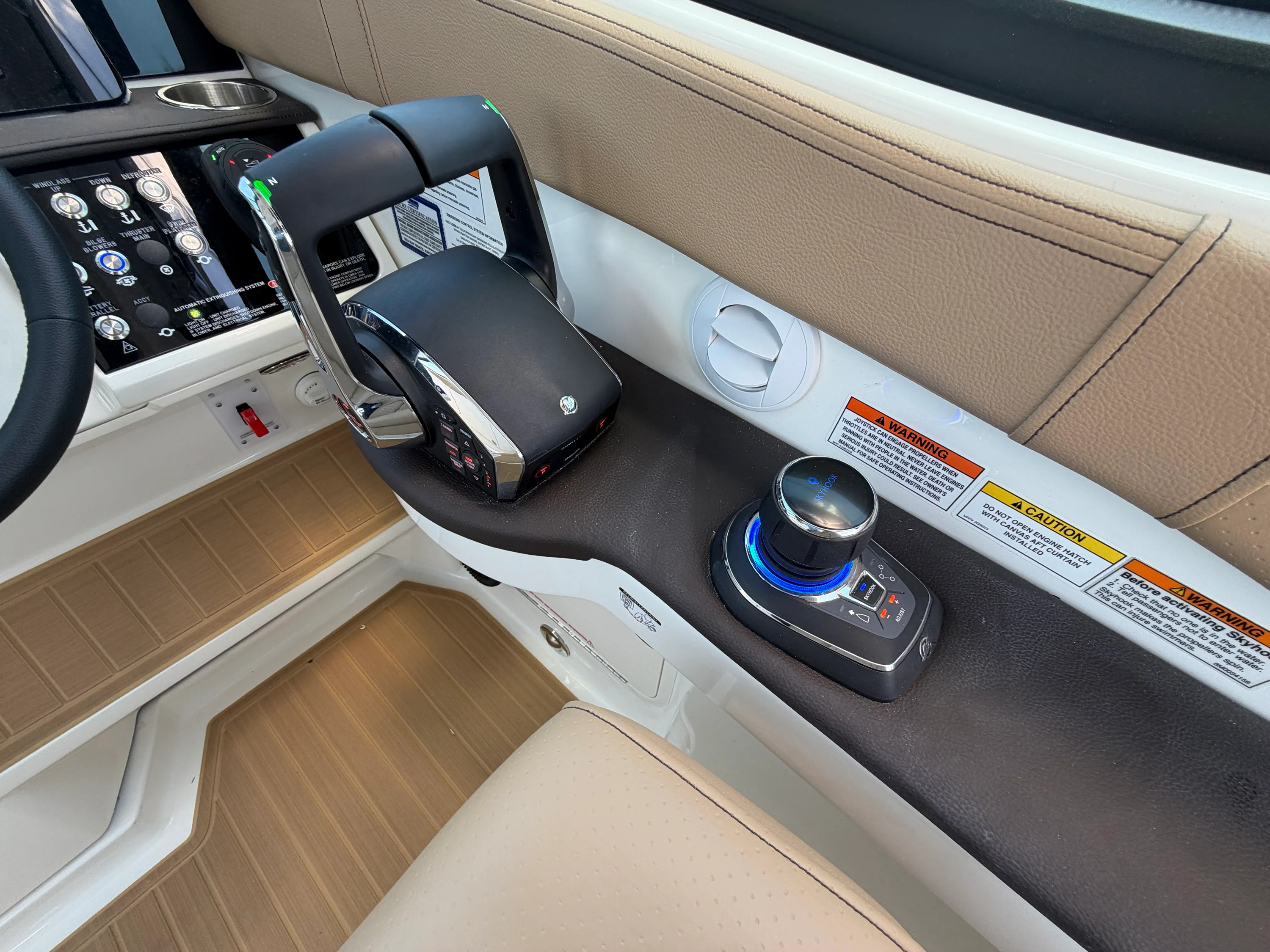 2026 Sea Ray Sundancer 320 Image Thumbnail #38