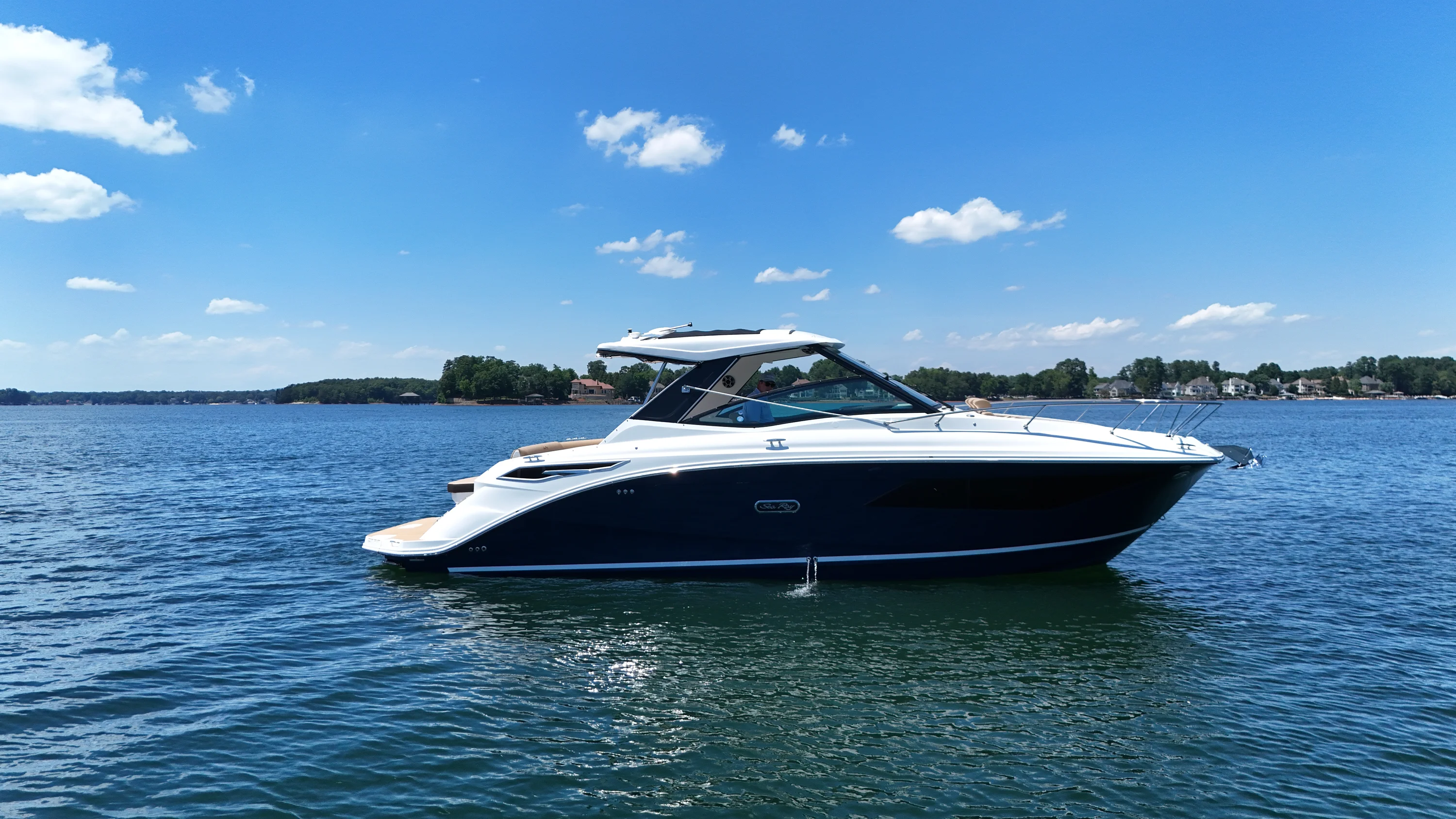 2026 Sea Ray Sundancer 320 Image Thumbnail #9