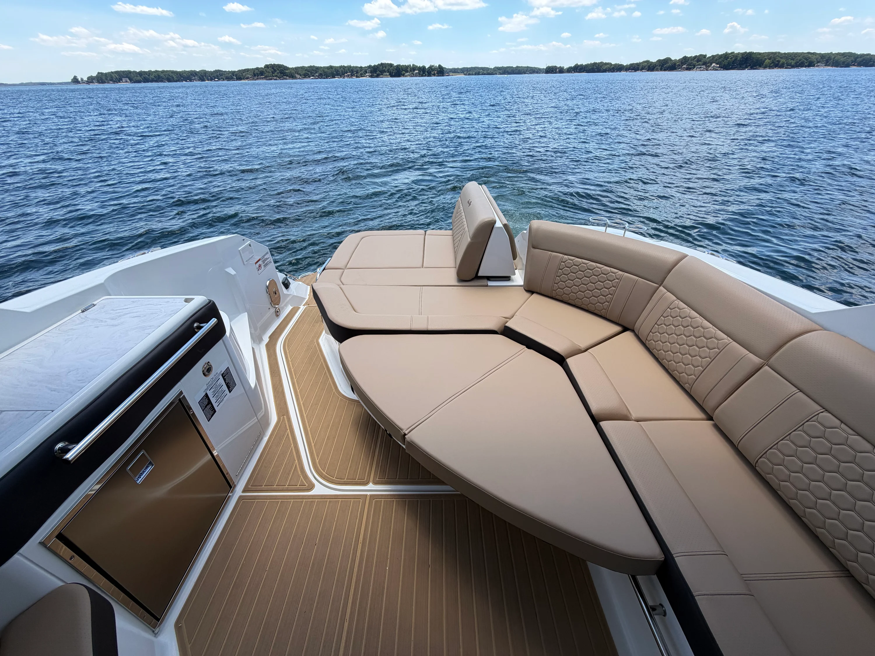 2026 Sea Ray Sundancer 320 Image Thumbnail #30