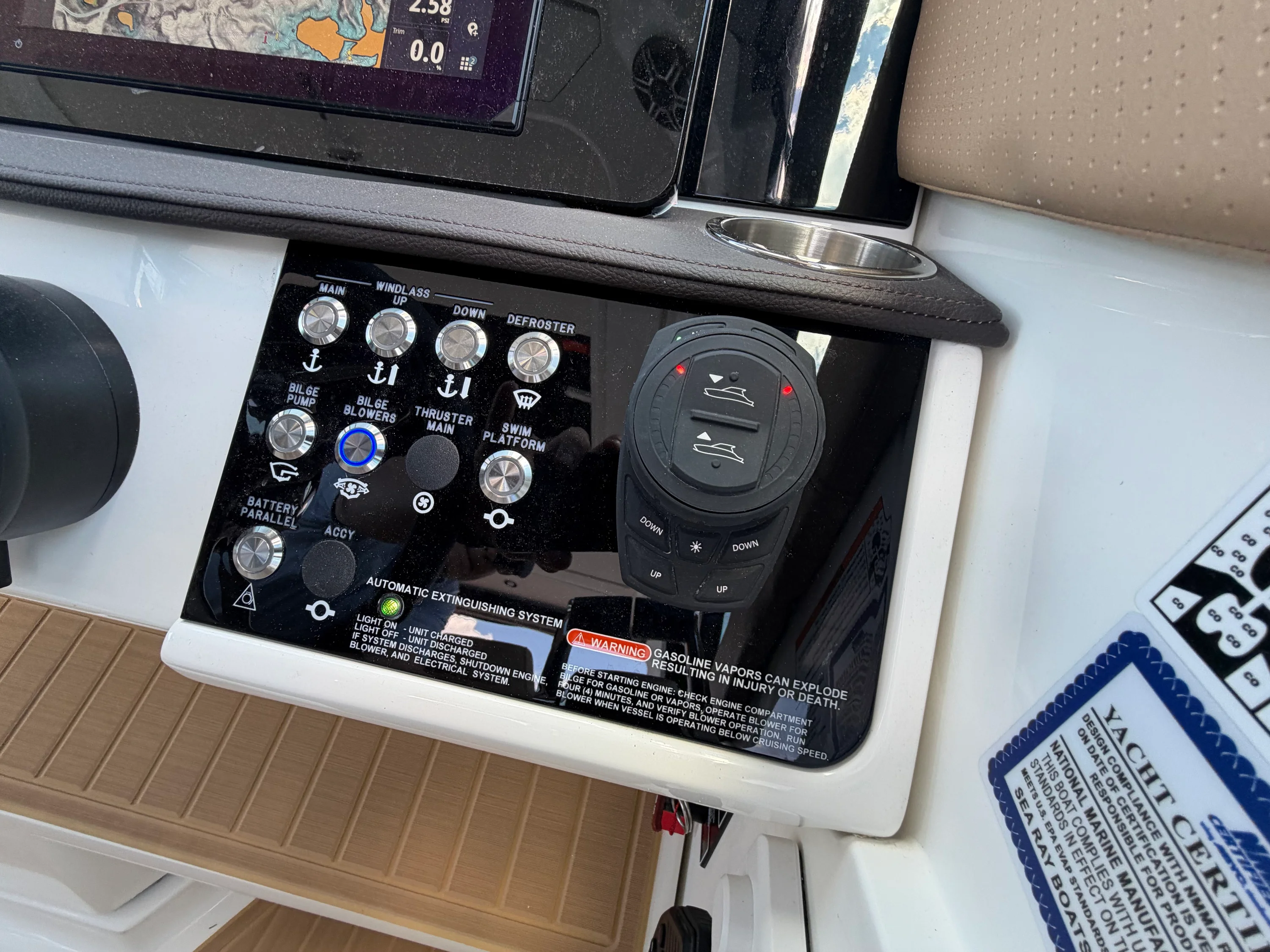 2026 Sea Ray Sundancer 320 Image Thumbnail #11