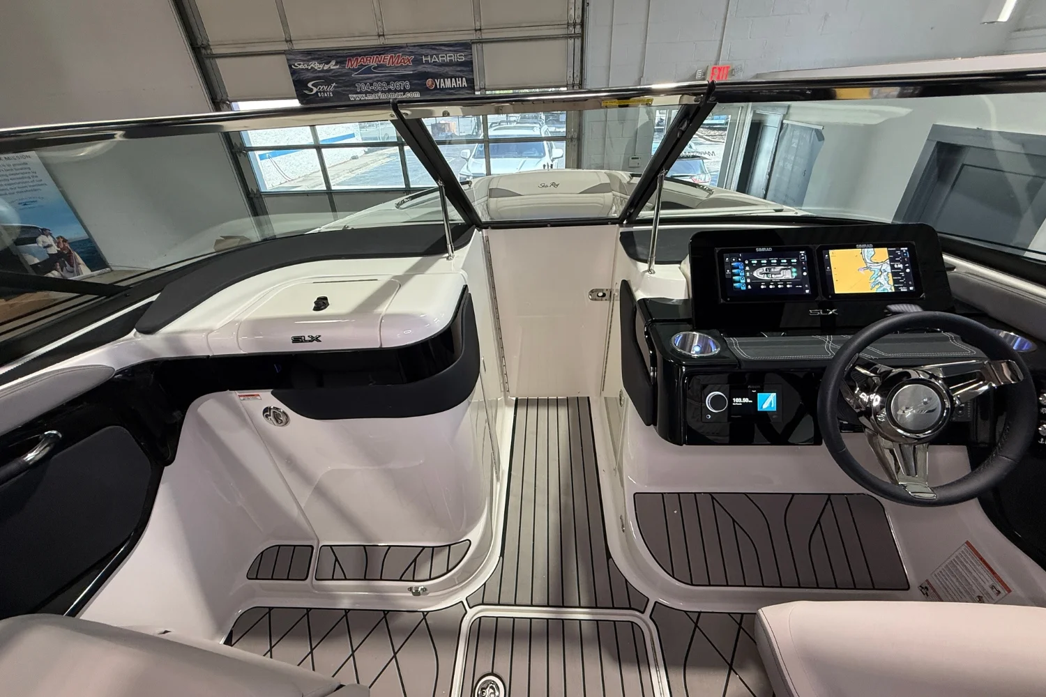 2026 Sea Ray SLX 260 Image Thumbnail #21