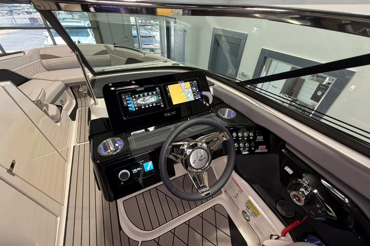 2026 Sea Ray SLX 260 Image Thumbnail #16