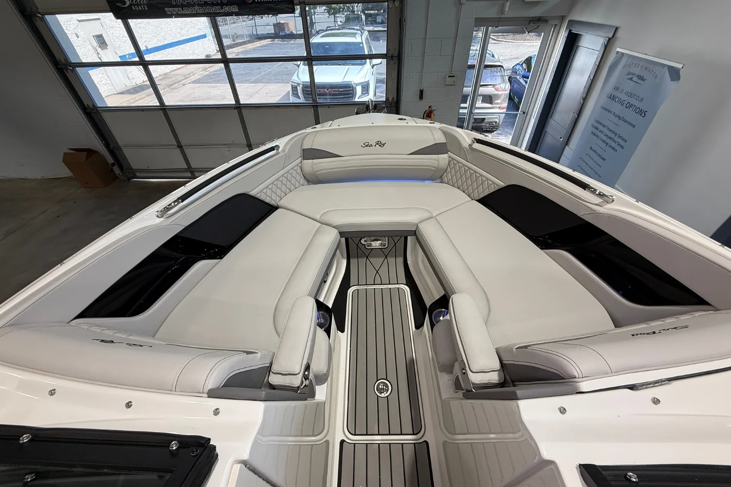 2026 Sea Ray SLX 260 Image Thumbnail #24