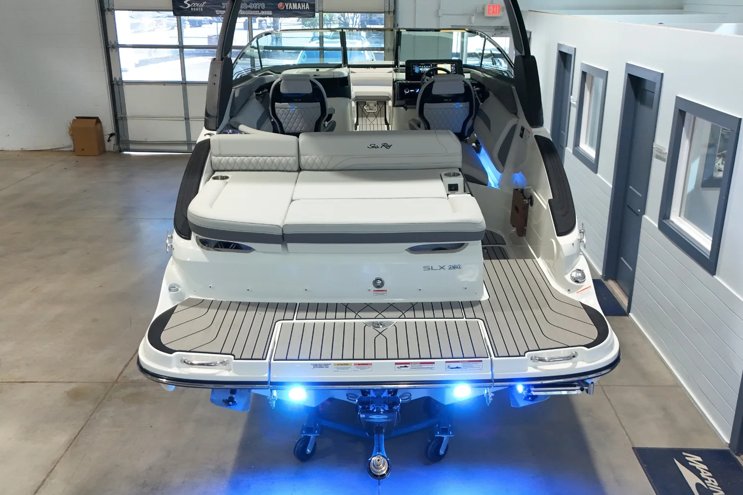 2026 Sea Ray SLX 260 Image Thumbnail #3