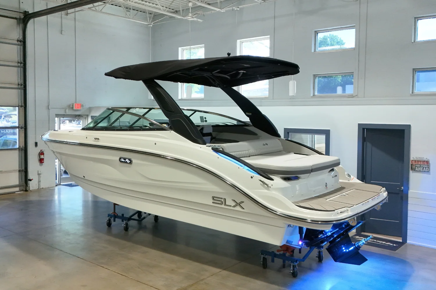2026 Sea Ray SLX 260 Image Thumbnail #2