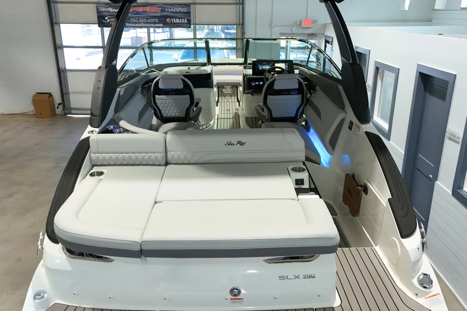 2026 Sea Ray SLX 260 Image Thumbnail #4