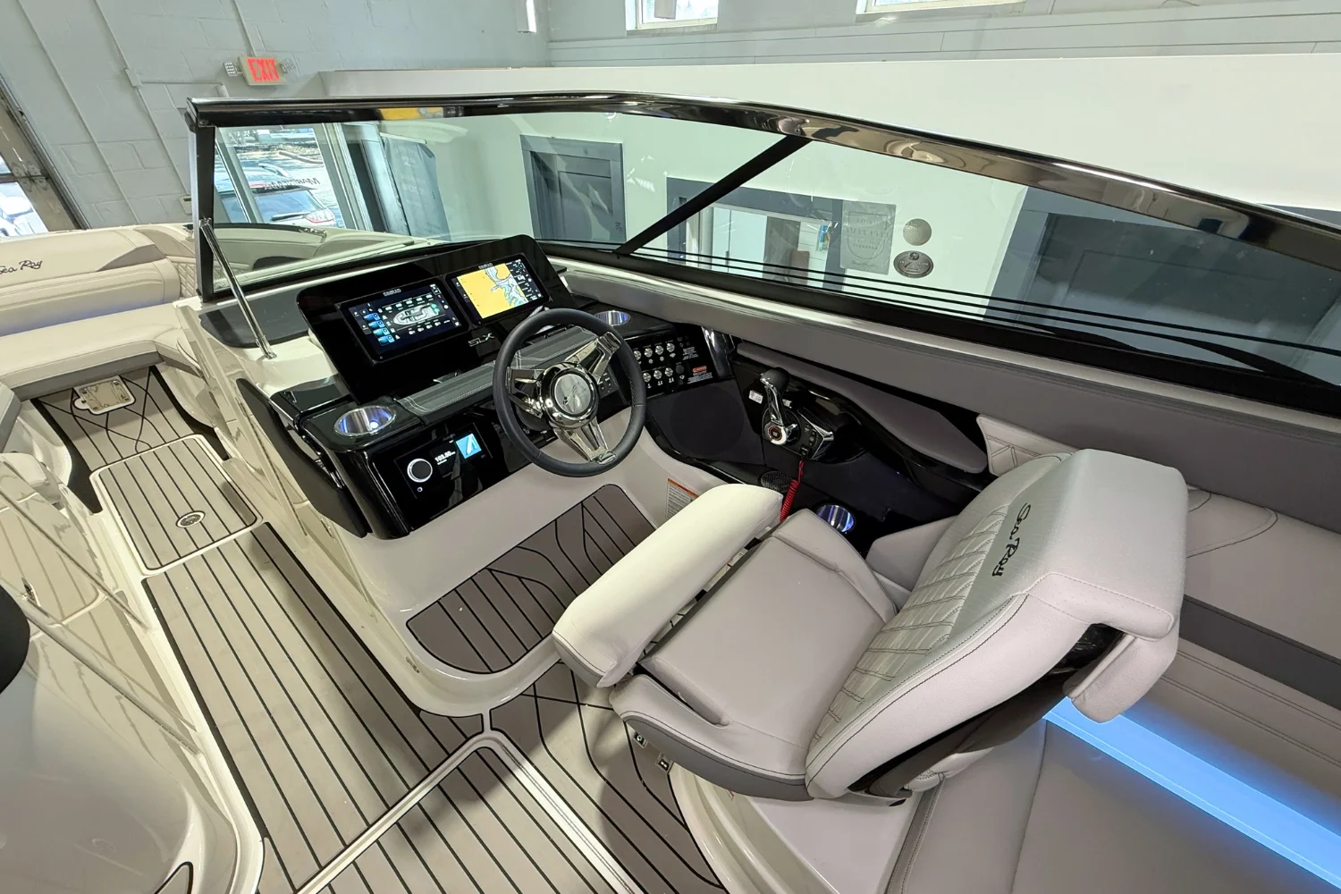 2026 Sea Ray SLX 260 Image Thumbnail #14