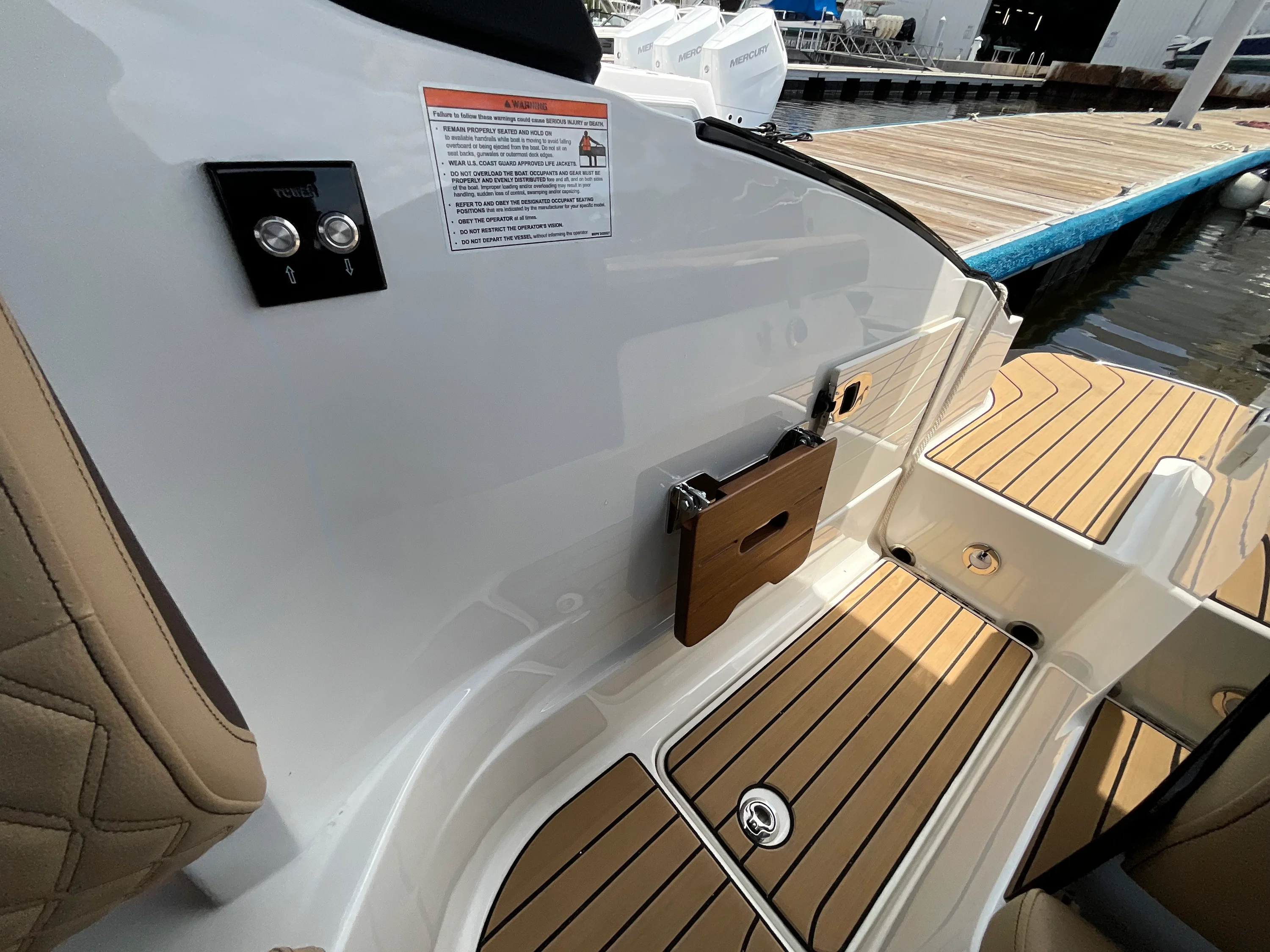2026 Sea Ray SLX 260 Outboard Image Thumbnail #7