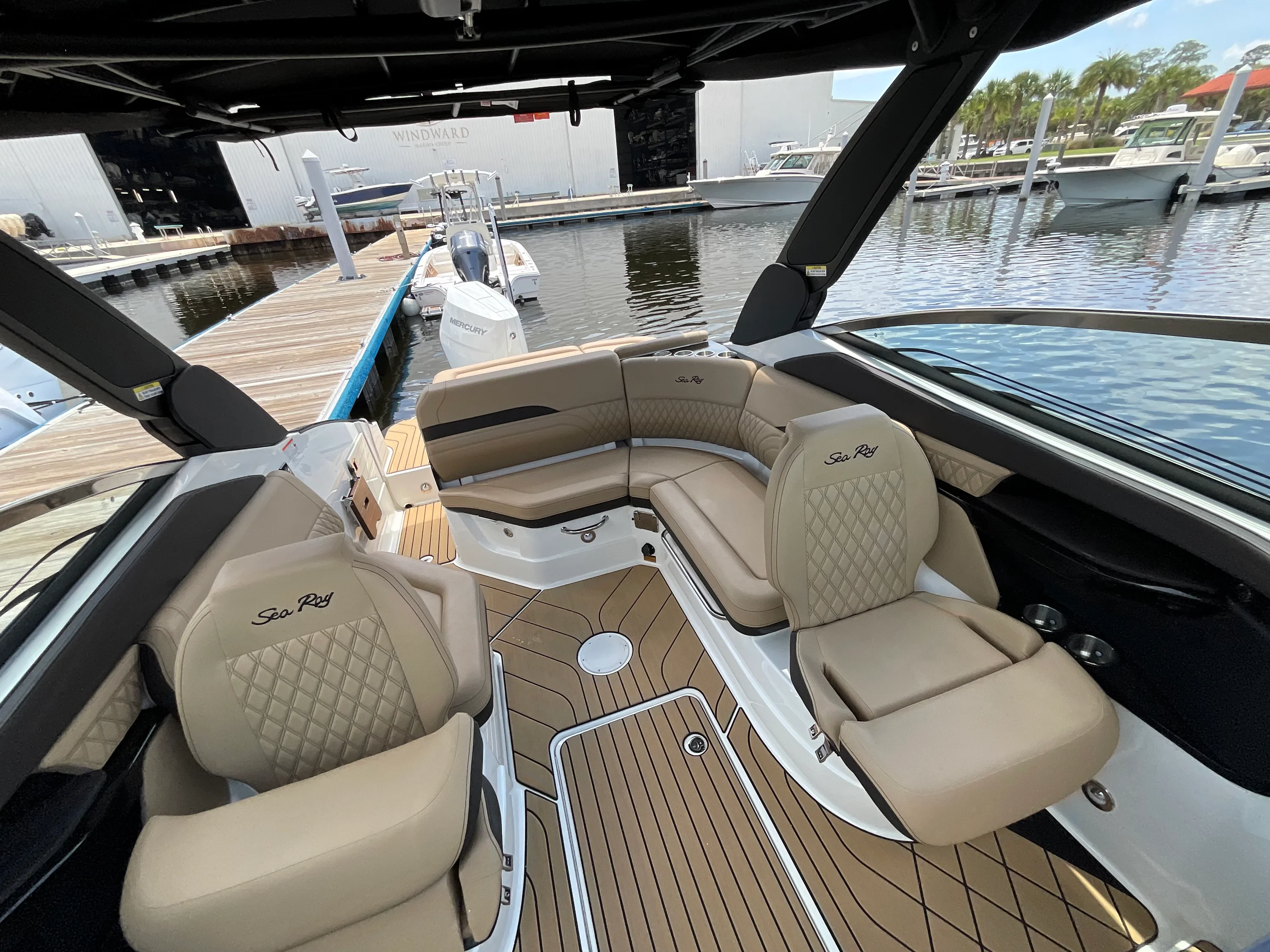 2026 Sea Ray SLX 260 Outboard Image Thumbnail #12