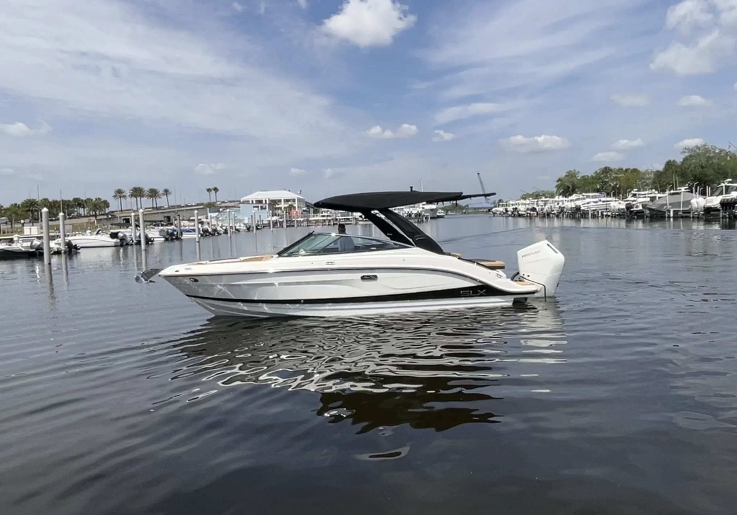 2026 Sea Ray SLX 260 Outboard Image Thumbnail #1