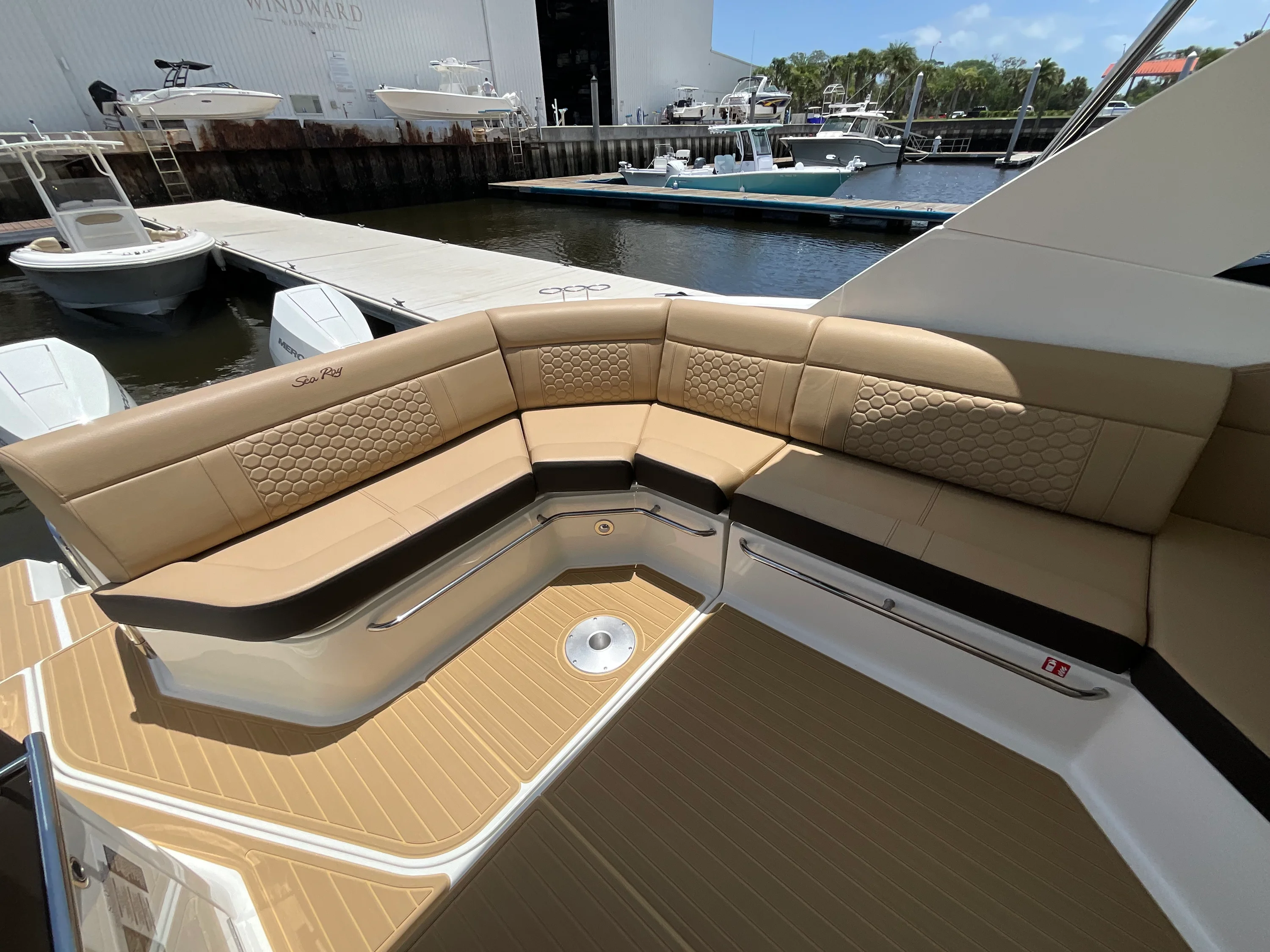 2026 Sea Ray Sundancer 320 Outboard Image Thumbnail #11