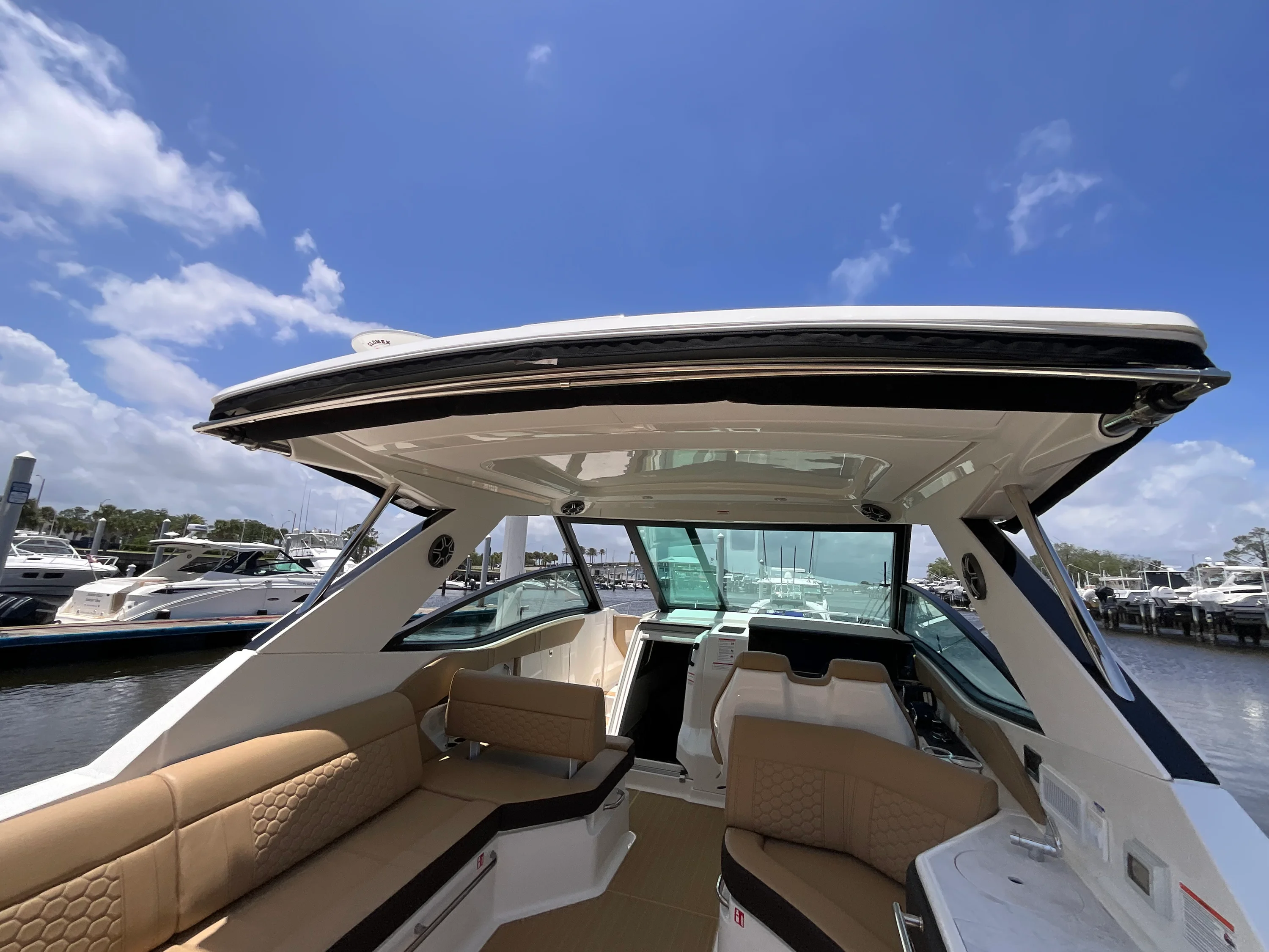 2026 Sea Ray Sundancer 320 Outboard Image Thumbnail #22