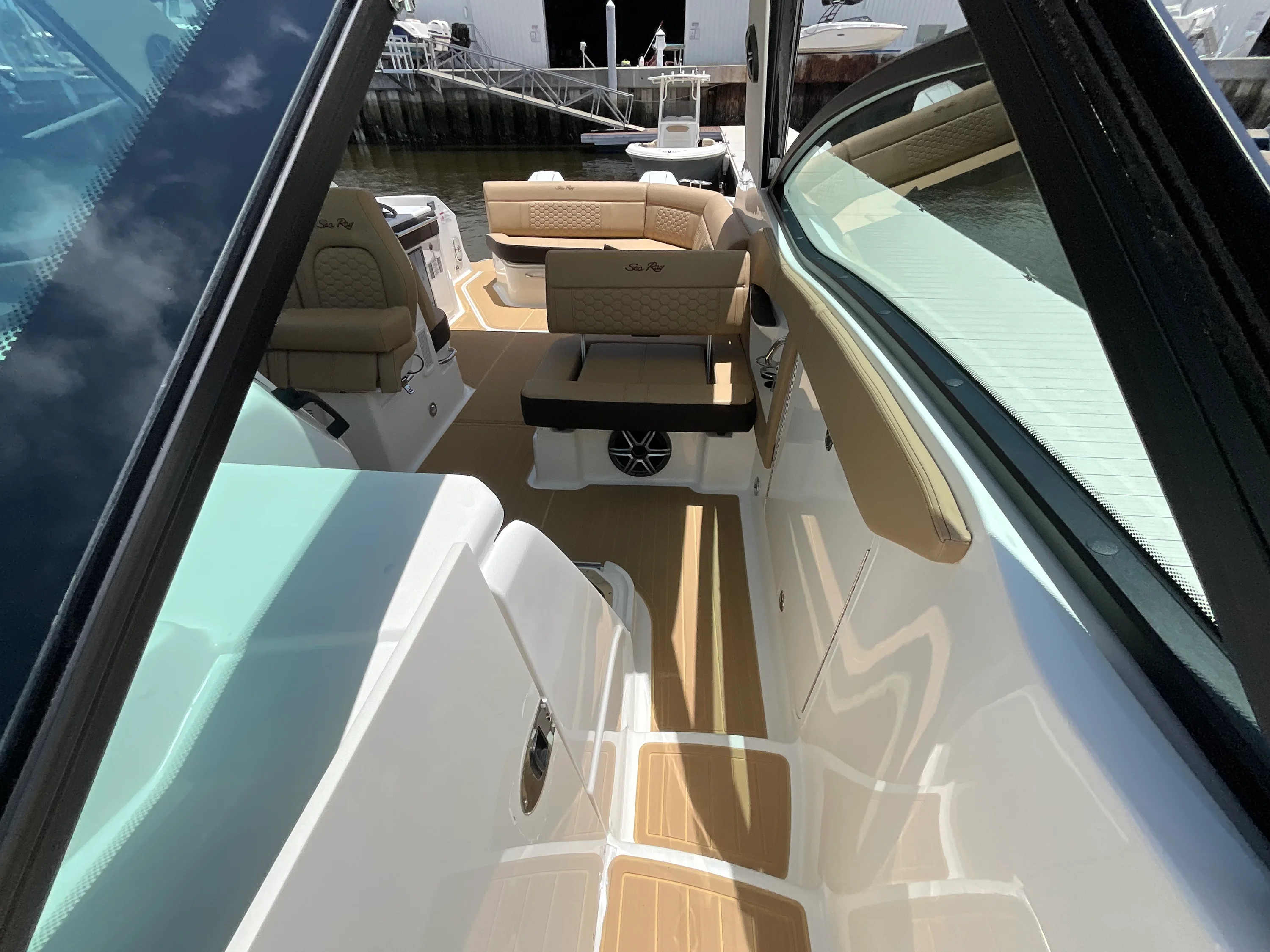 2026 Sea Ray Sundancer 320 Outboard Image Thumbnail #20