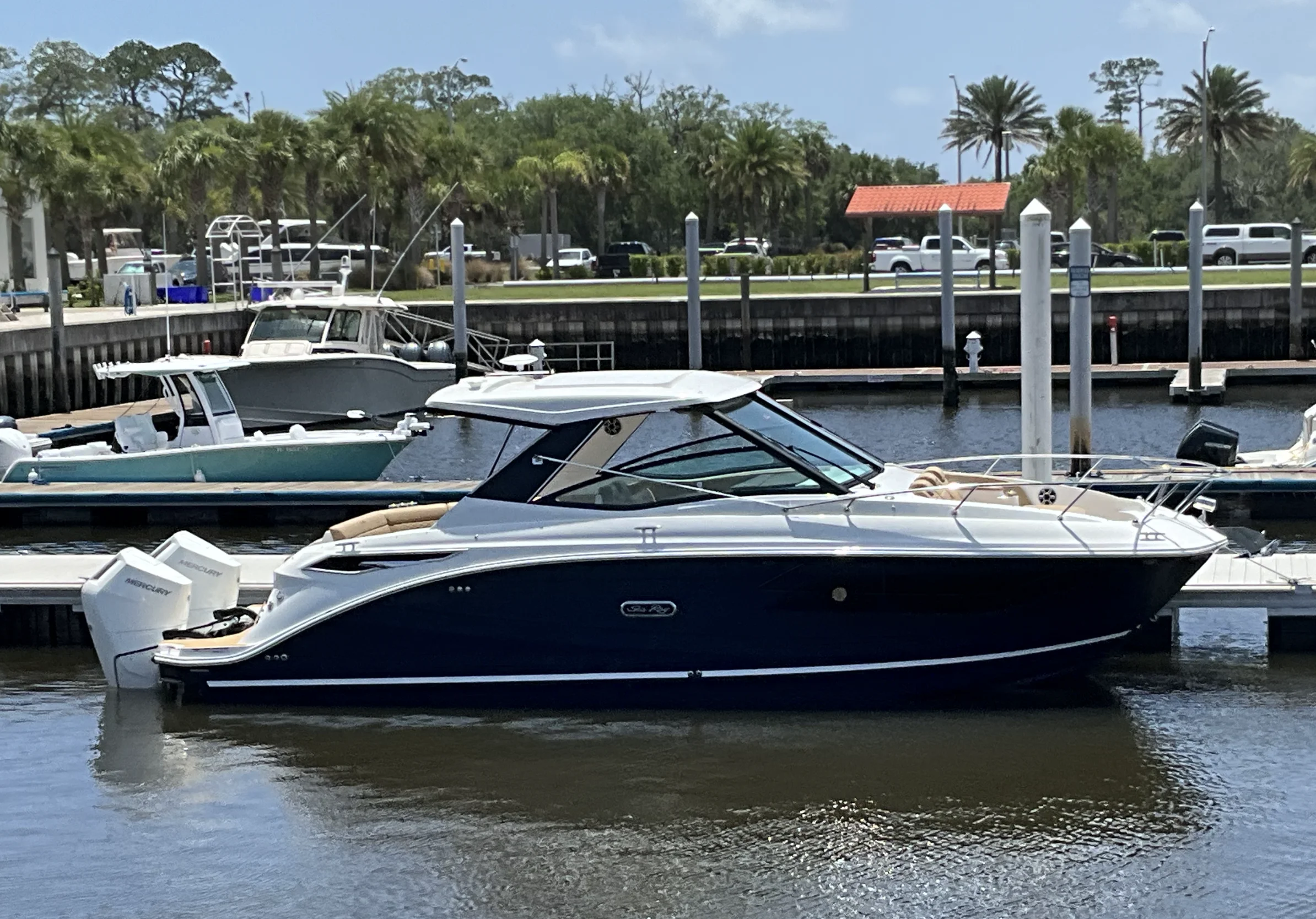 2026 Sea Ray Sundancer 320 Outboard Image Thumbnail #0