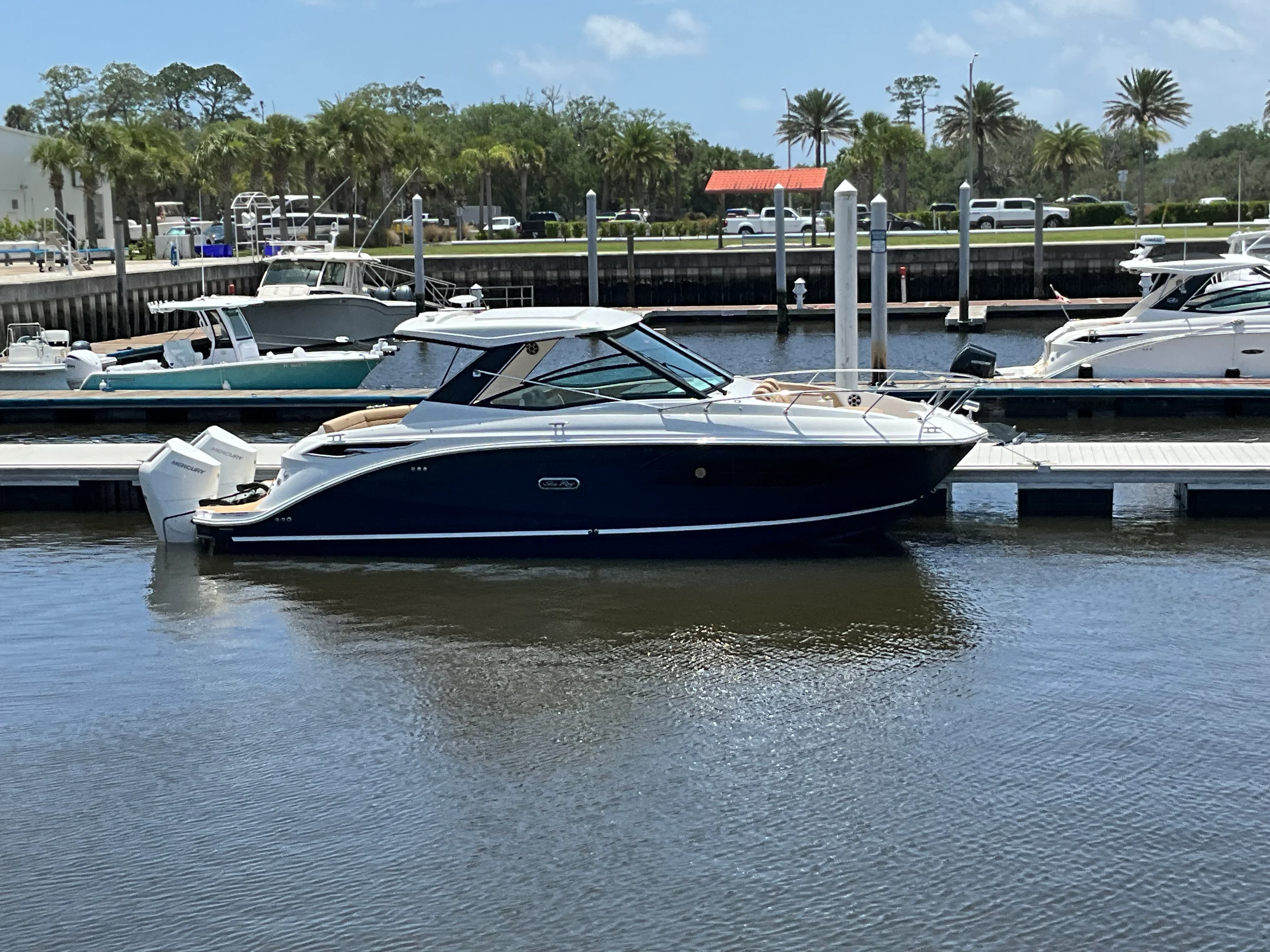 2026 Sea Ray Sundancer 320 Outboard Image Thumbnail #2