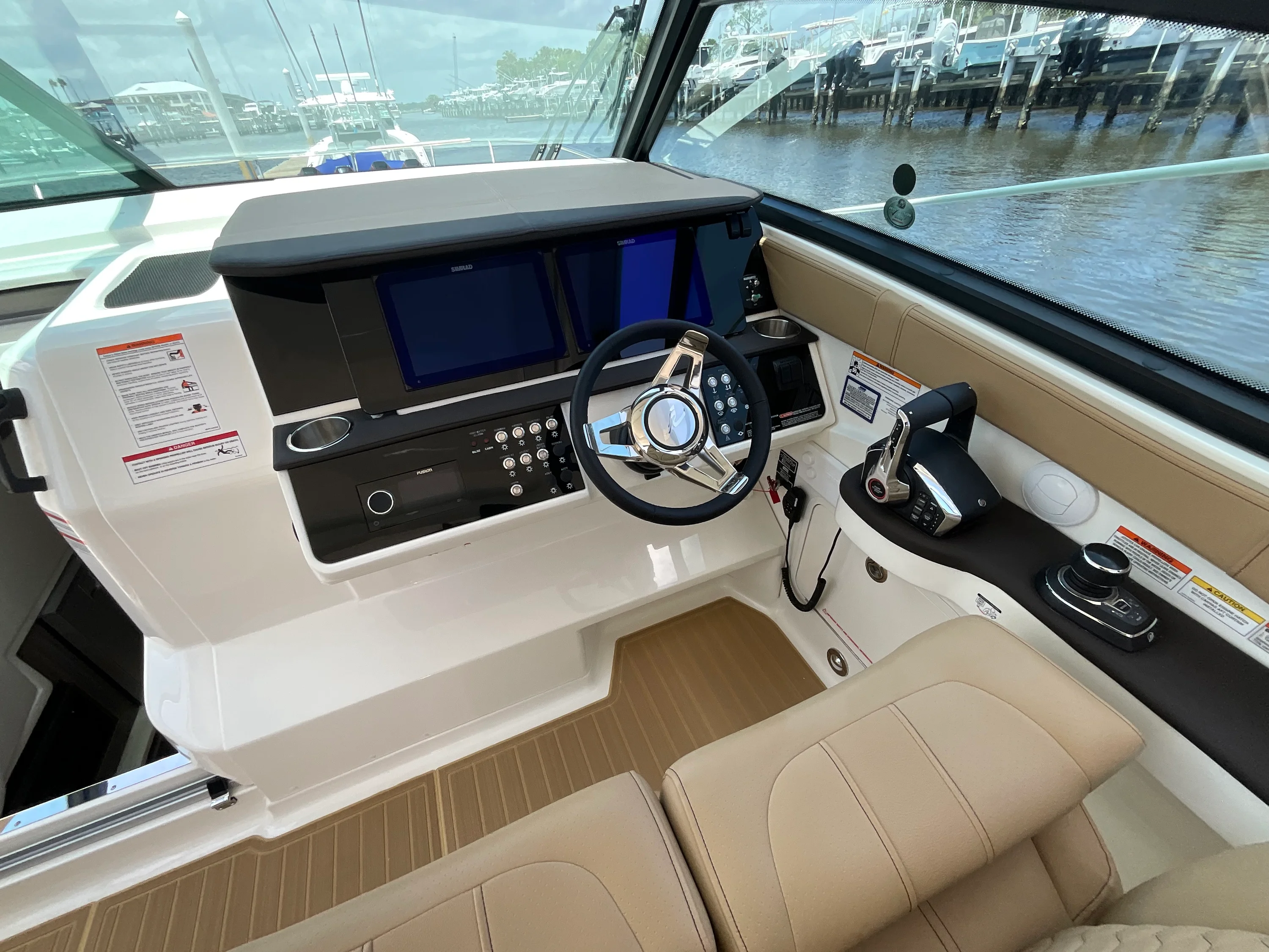 2026 Sea Ray Sundancer 320 Outboard Image Thumbnail #21