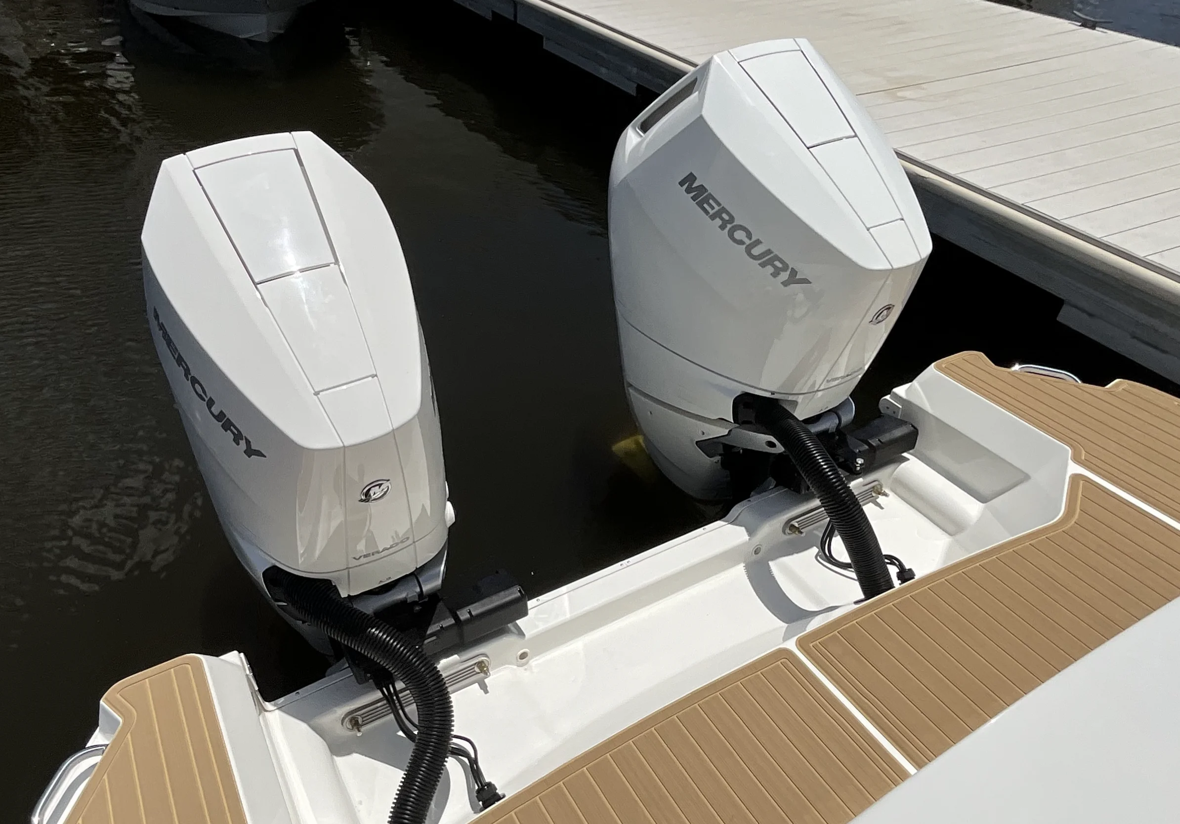 2026 Sea Ray Sundancer 320 Outboard Image Thumbnail #23