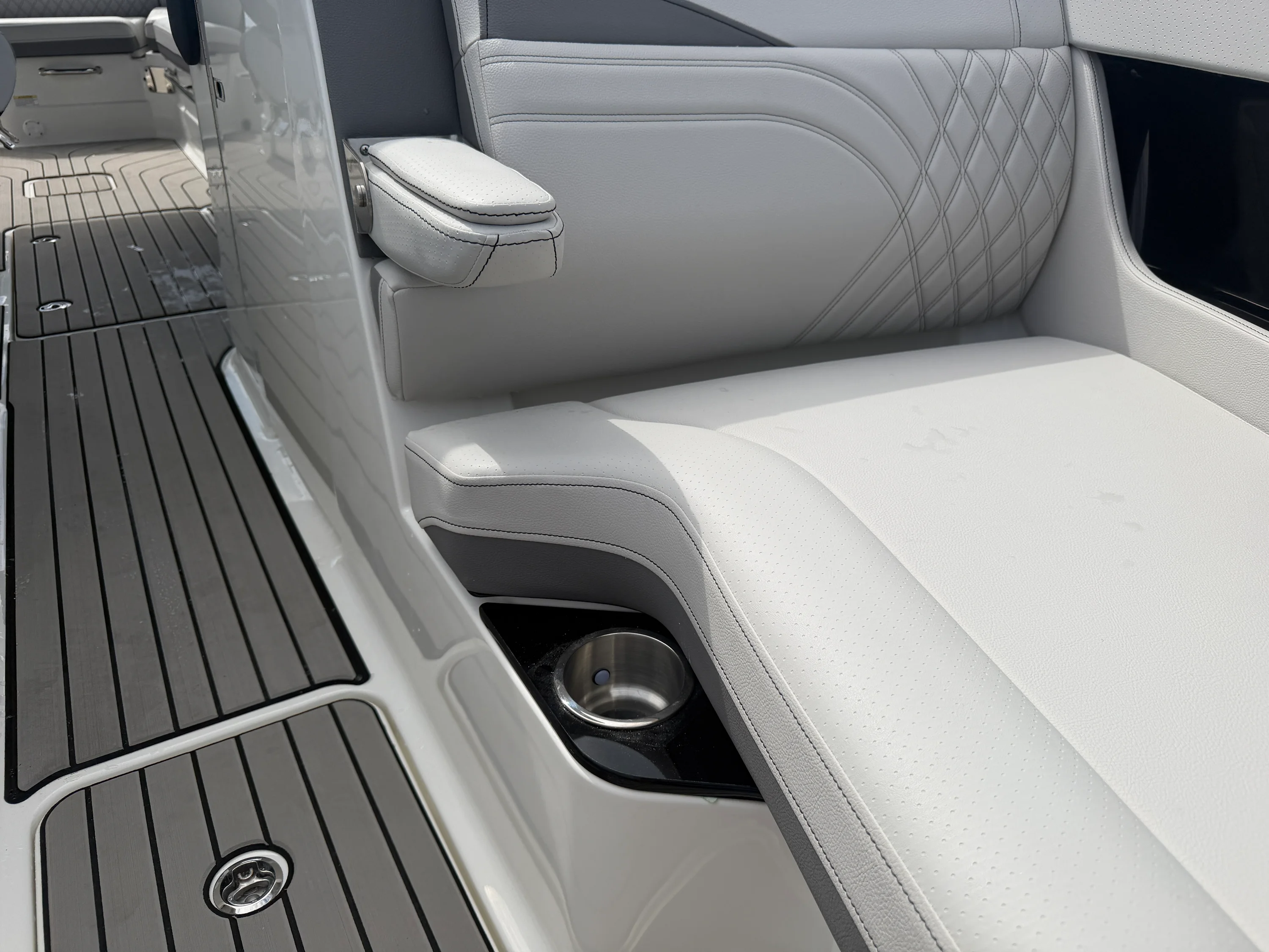 2026 Sea Ray SLX 280 Image Thumbnail #17