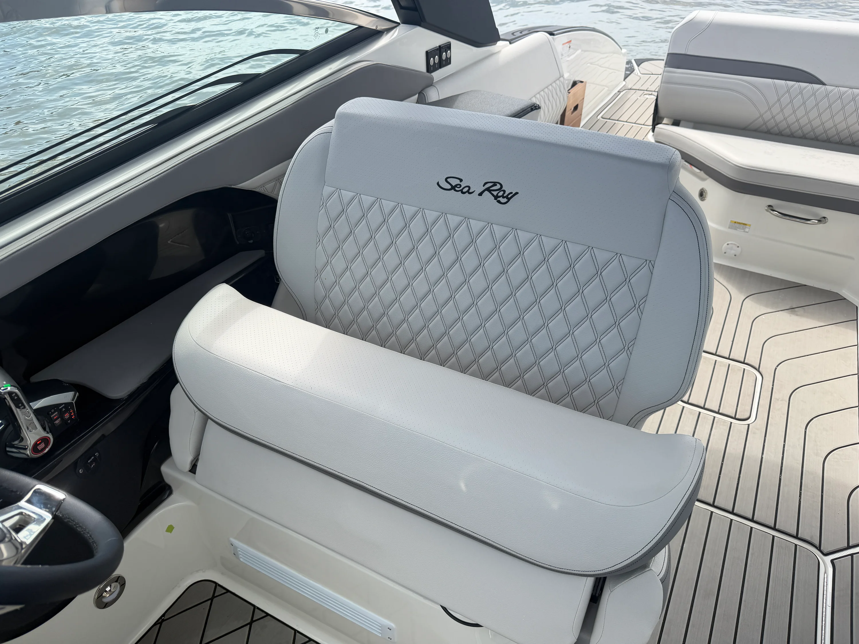 2026 Sea Ray SLX 280 Image Thumbnail #20