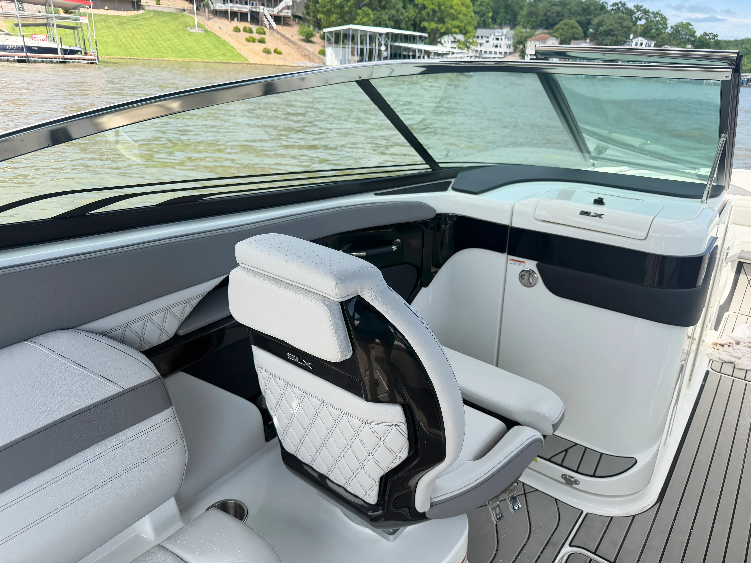 2026 Sea Ray SLX 280 Image Thumbnail #25