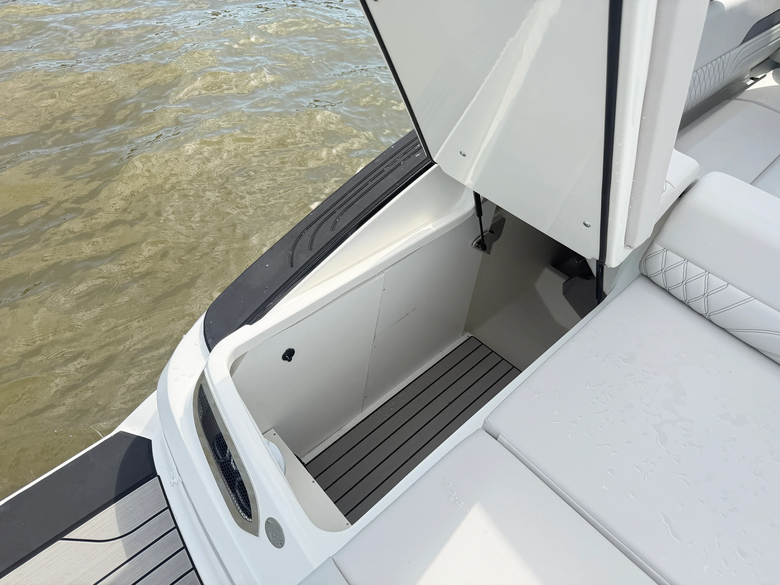 2026 Sea Ray SLX 280 Image Thumbnail #37