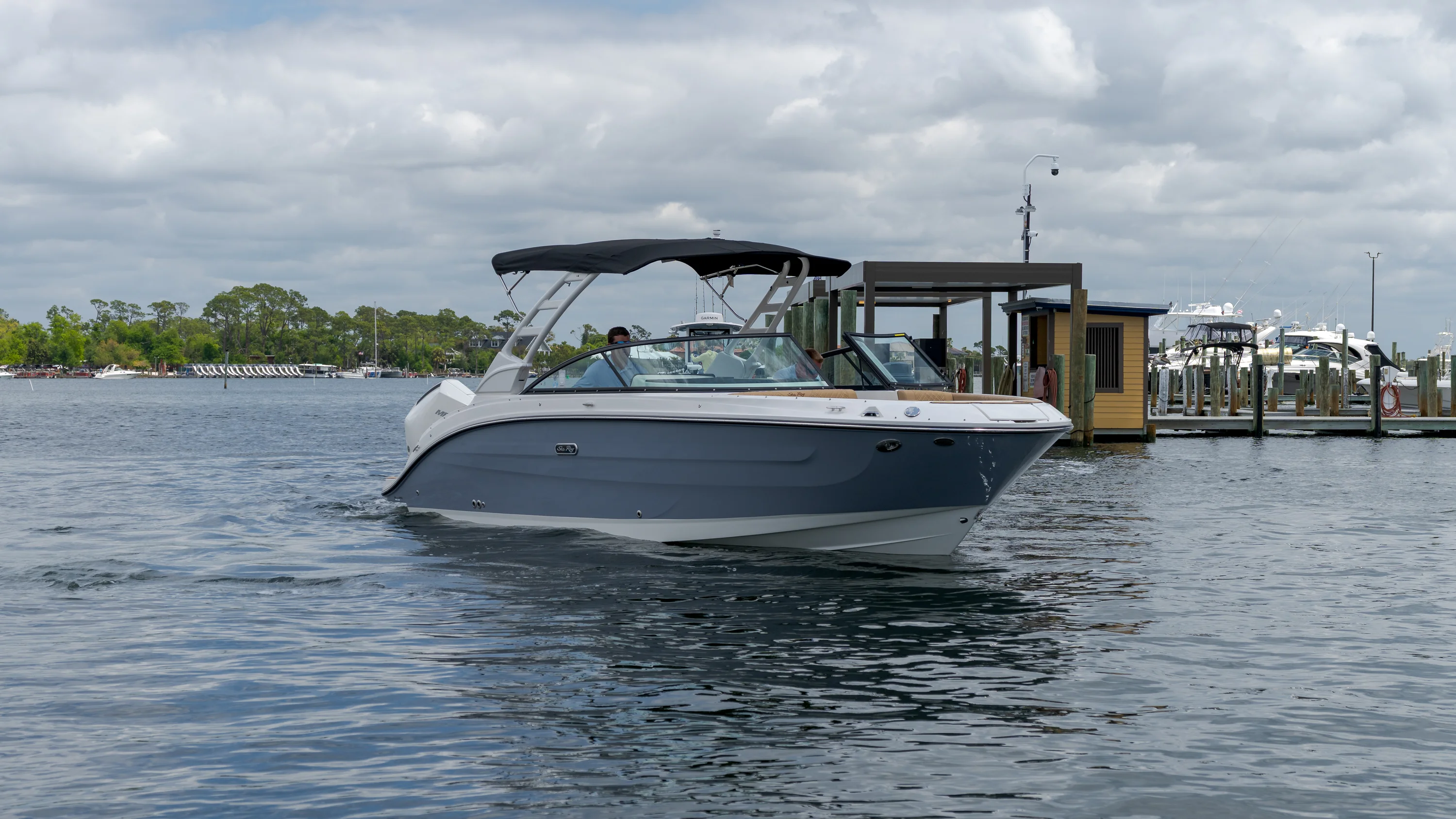 2026 Sea Ray SDX 250 Outboard Image Thumbnail #4