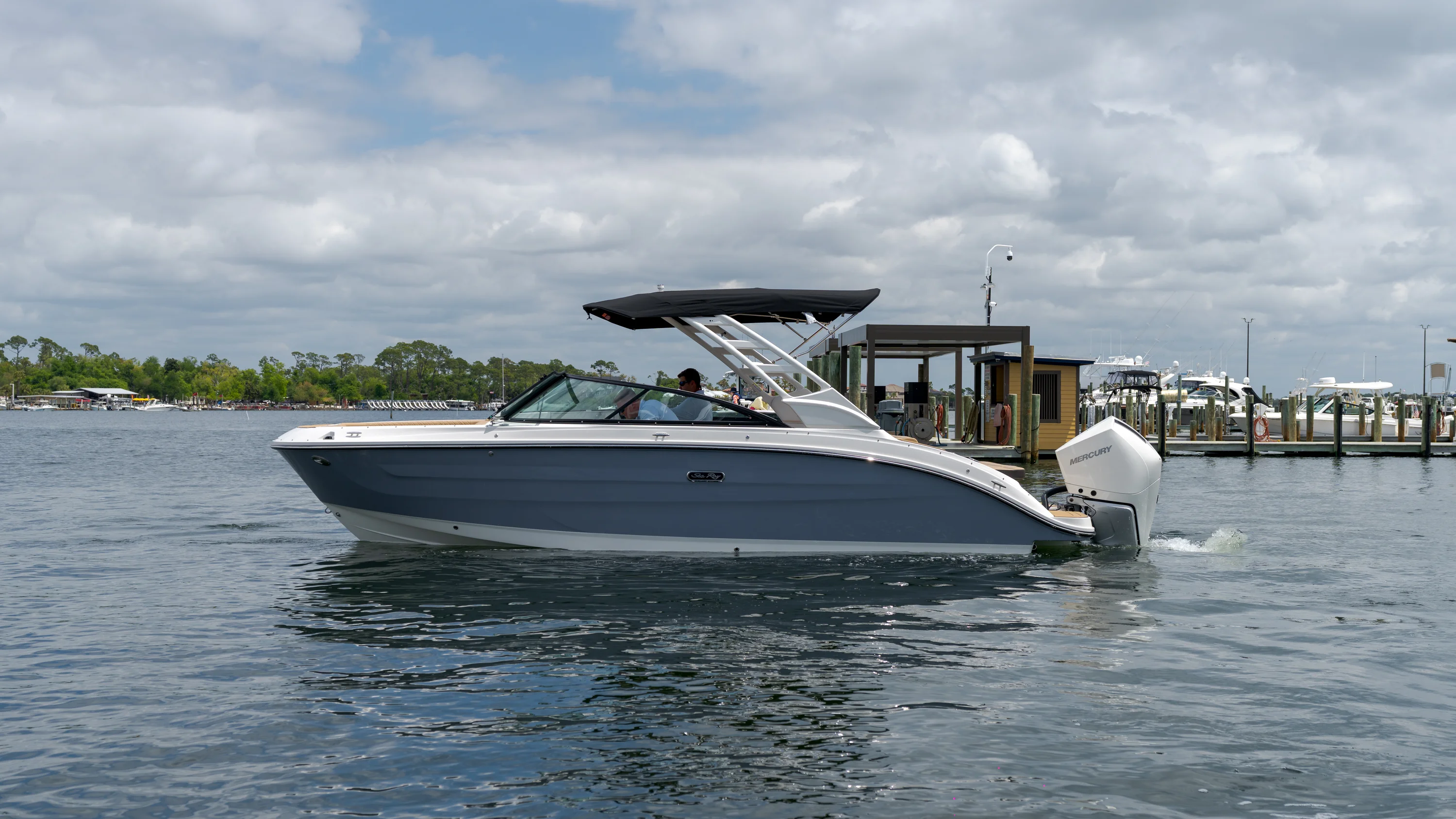 2026 Sea Ray SDX 250 Outboard Image Thumbnail #0