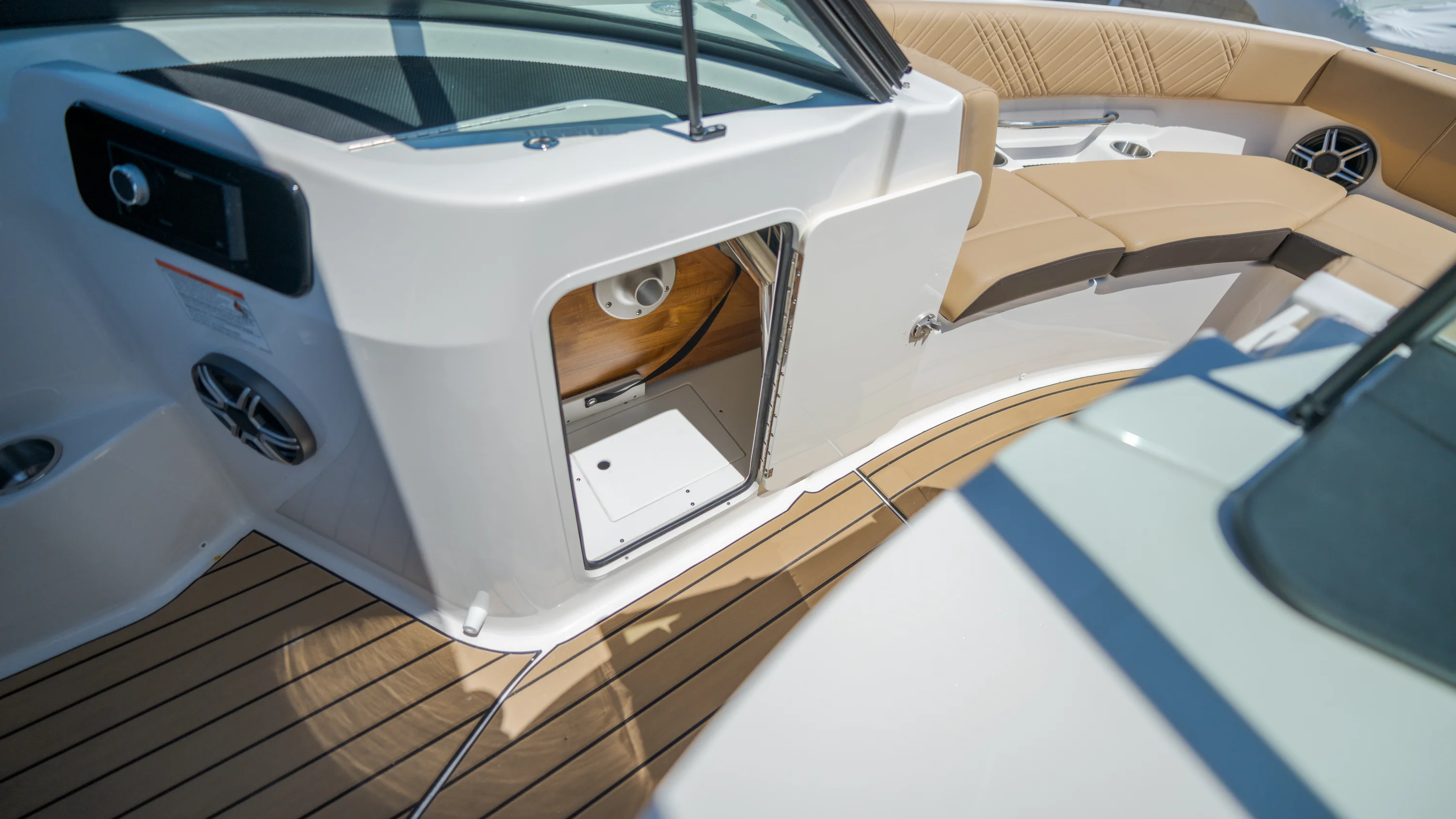 2026 Sea Ray SDX 250 Outboard Image Thumbnail #16
