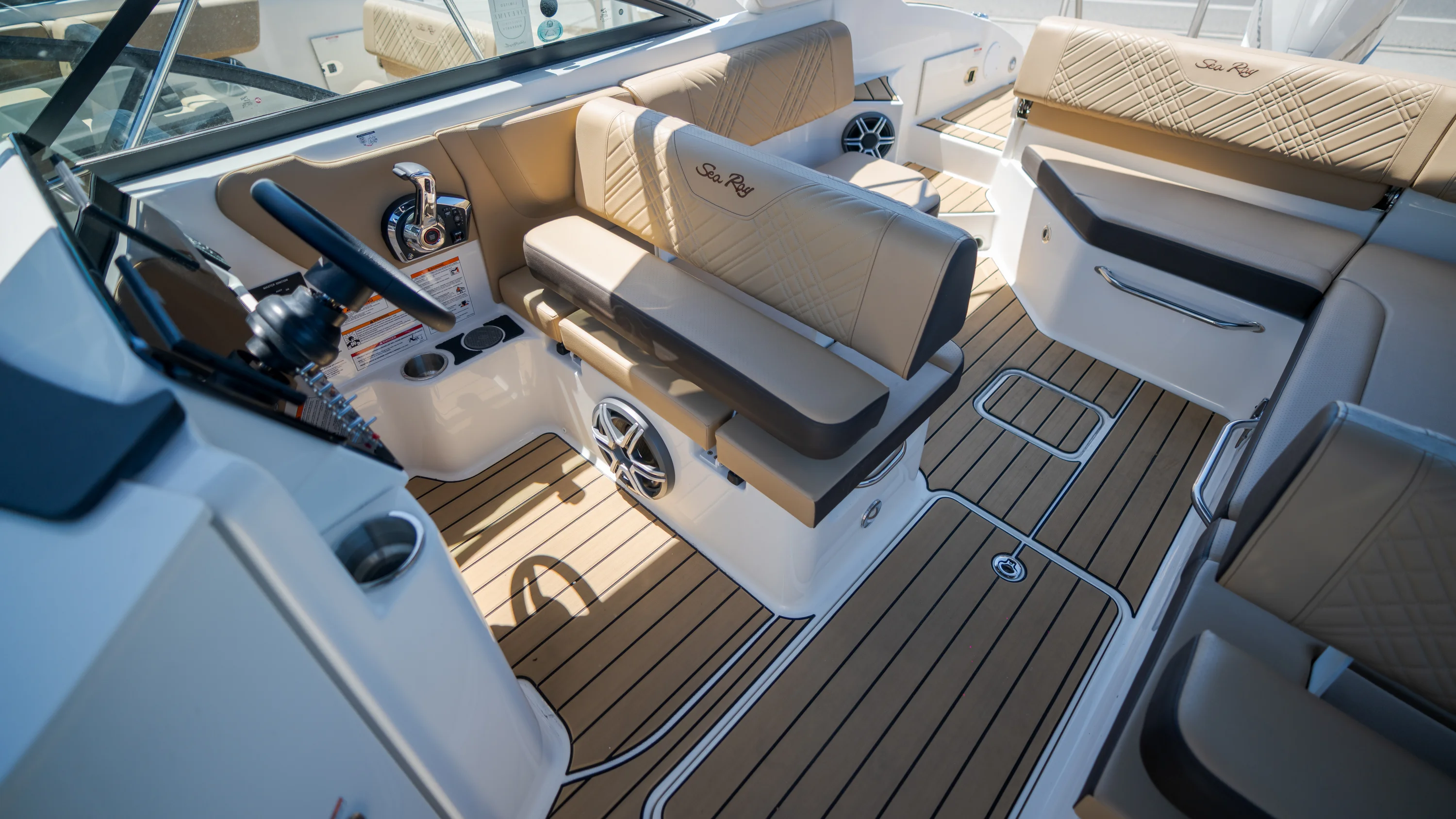 2026 Sea Ray SDX 250 Outboard Image Thumbnail #23