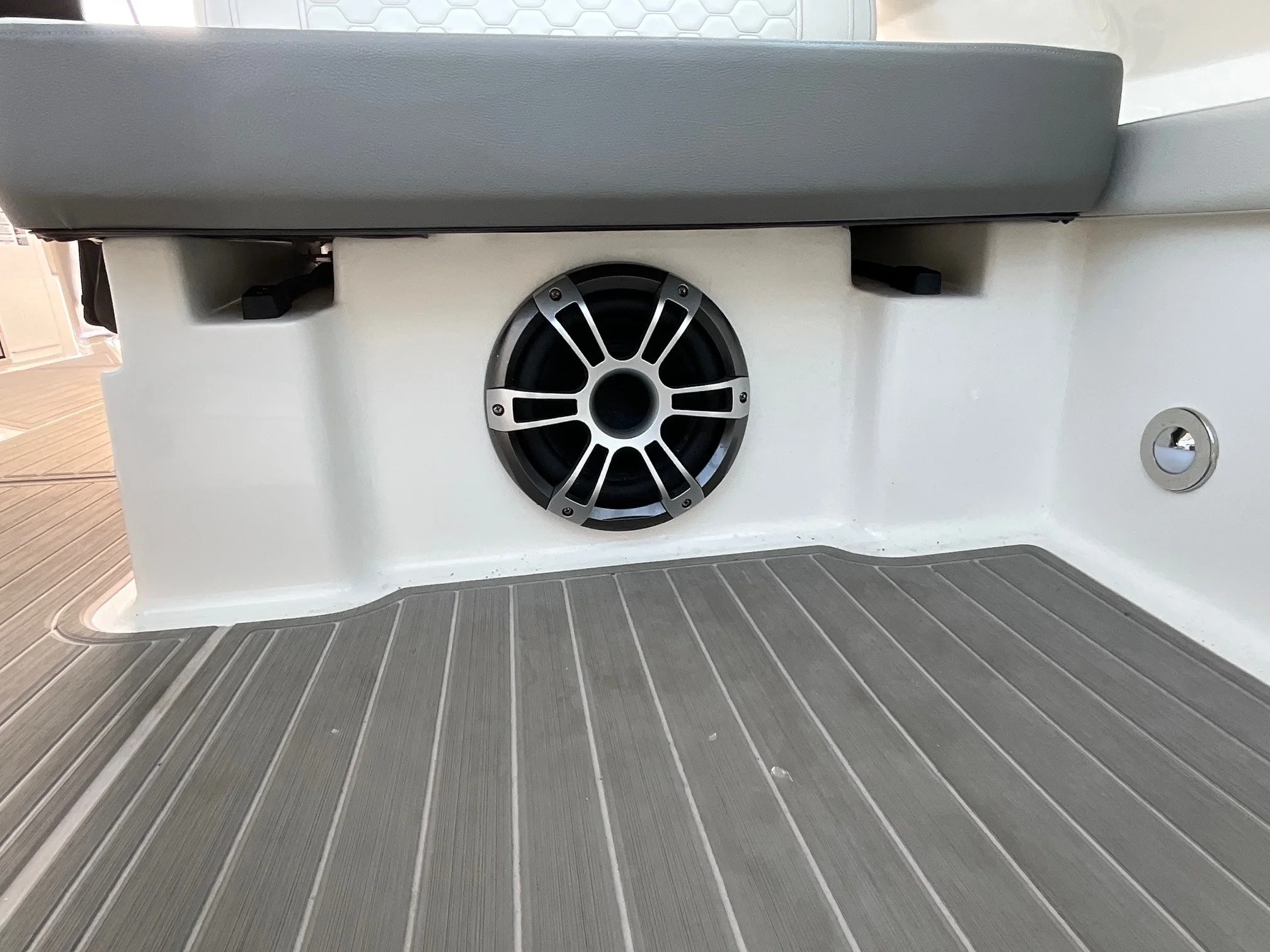 2024 Sea Ray 320 SUNDANCER OB Image Thumbnail #18