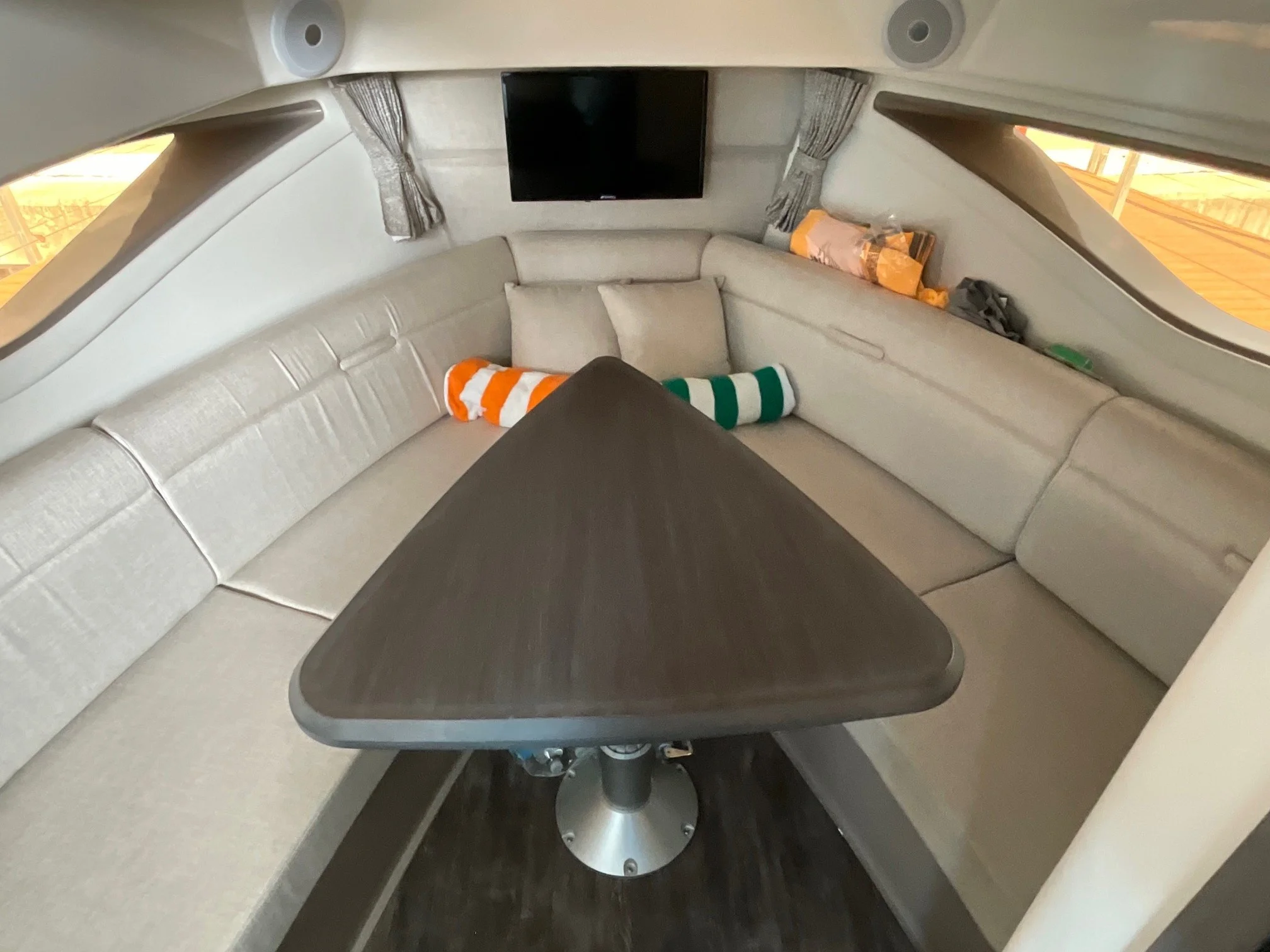 2024 Sea Ray 320 SUNDANCER OB Image Thumbnail #16