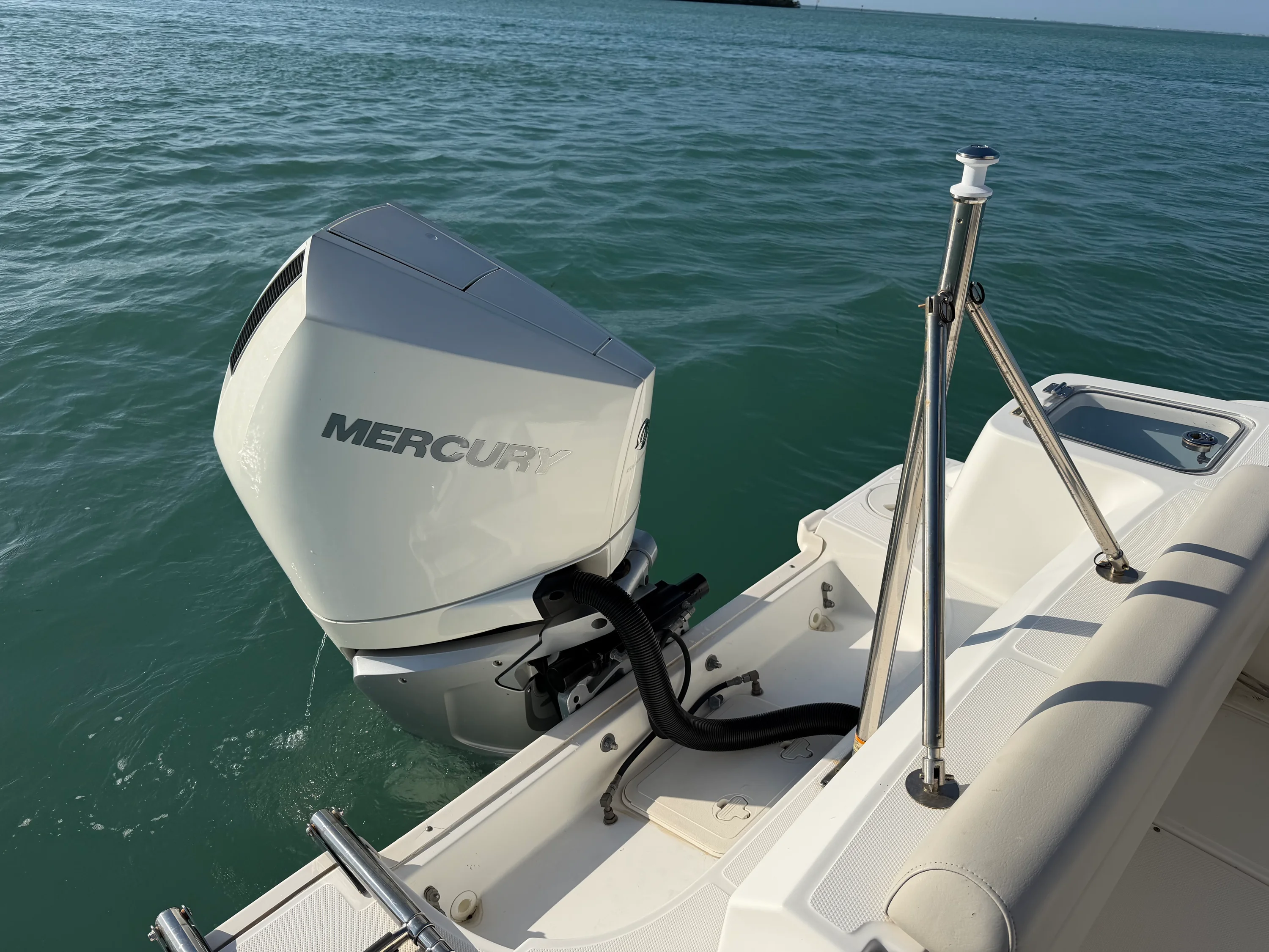 2021 Boston Whaler 230 OUTRAGE Image Thumbnail #7