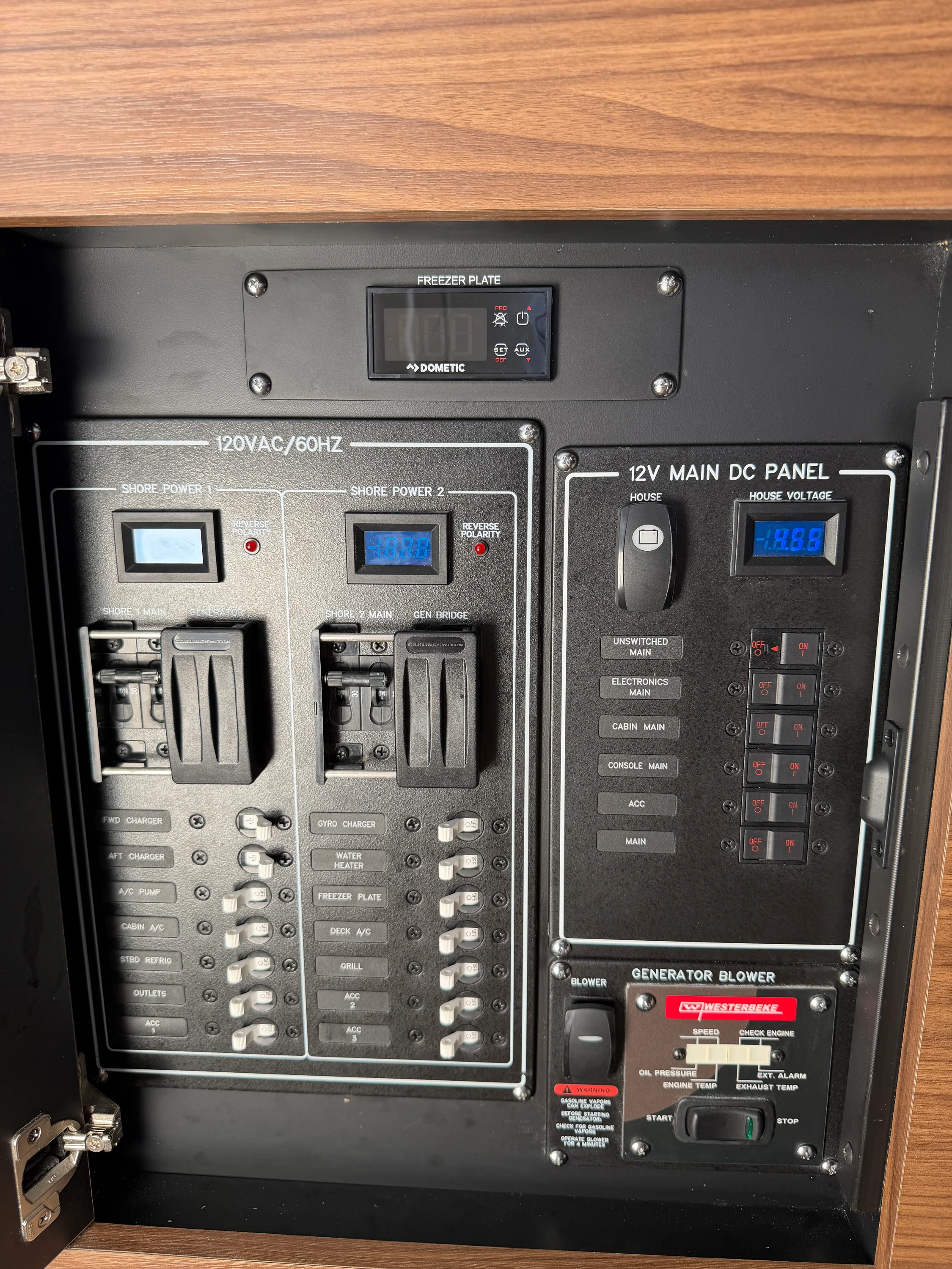 2023 Boston Whaler 350 REALM Image Thumbnail #24