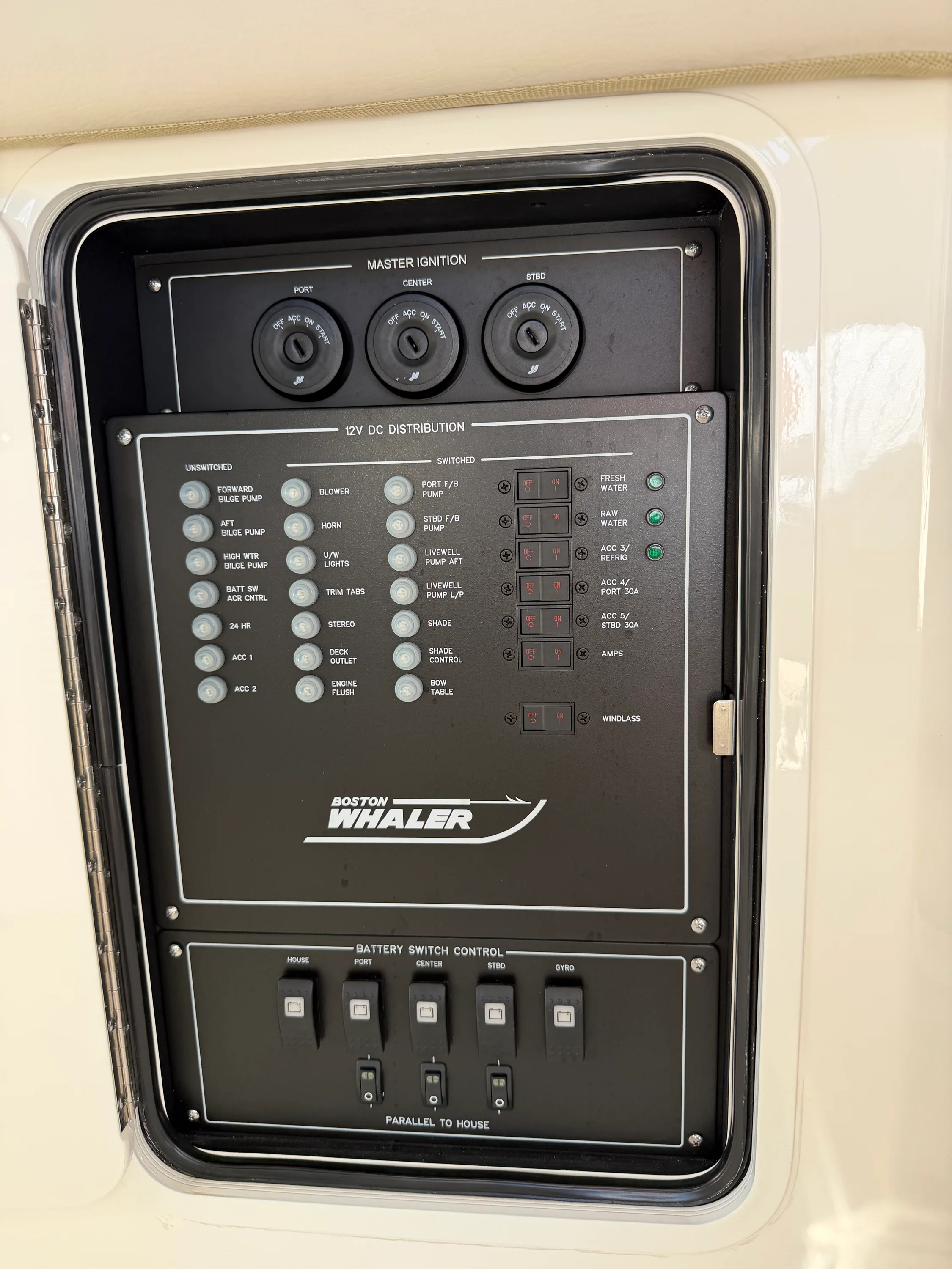 2023 Boston Whaler 350 REALM Image Thumbnail #18