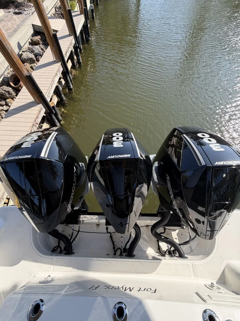 2023 Boston Whaler 350 REALM Image Thumbnail #7