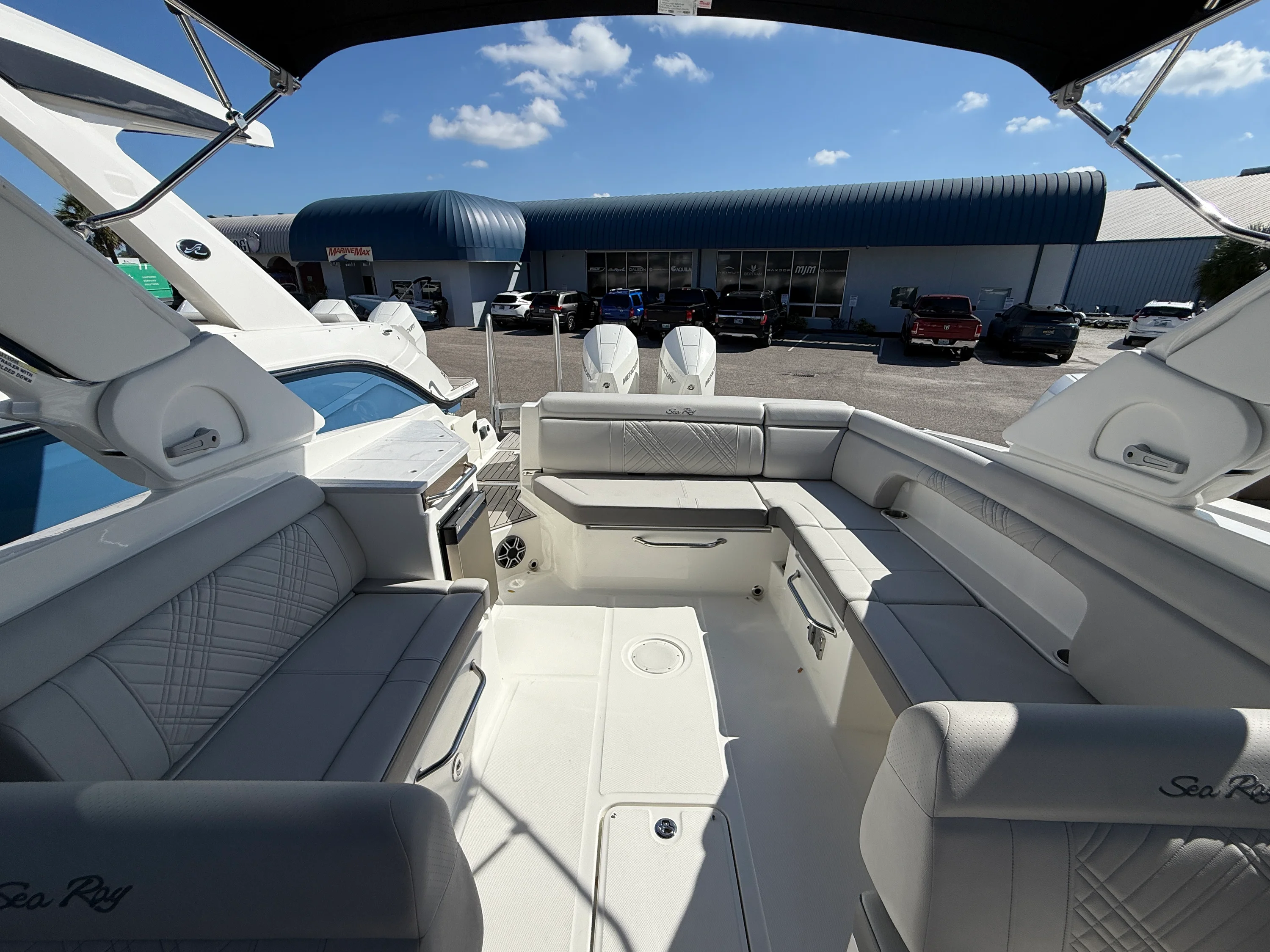 2026 Sea Ray SDX 290 Outboard Image Thumbnail #15