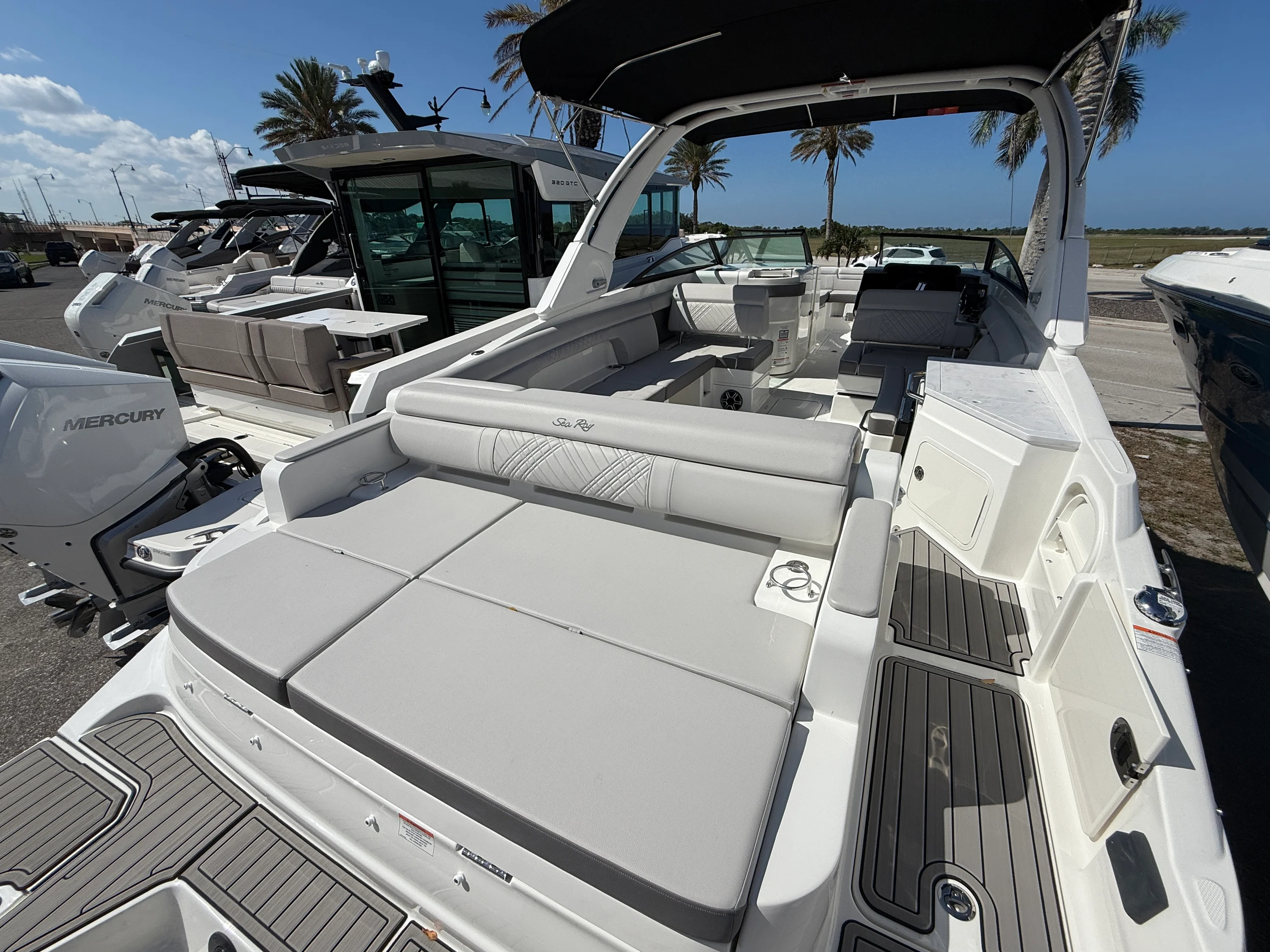 2026 Sea Ray SDX 290 Outboard Image Thumbnail #26