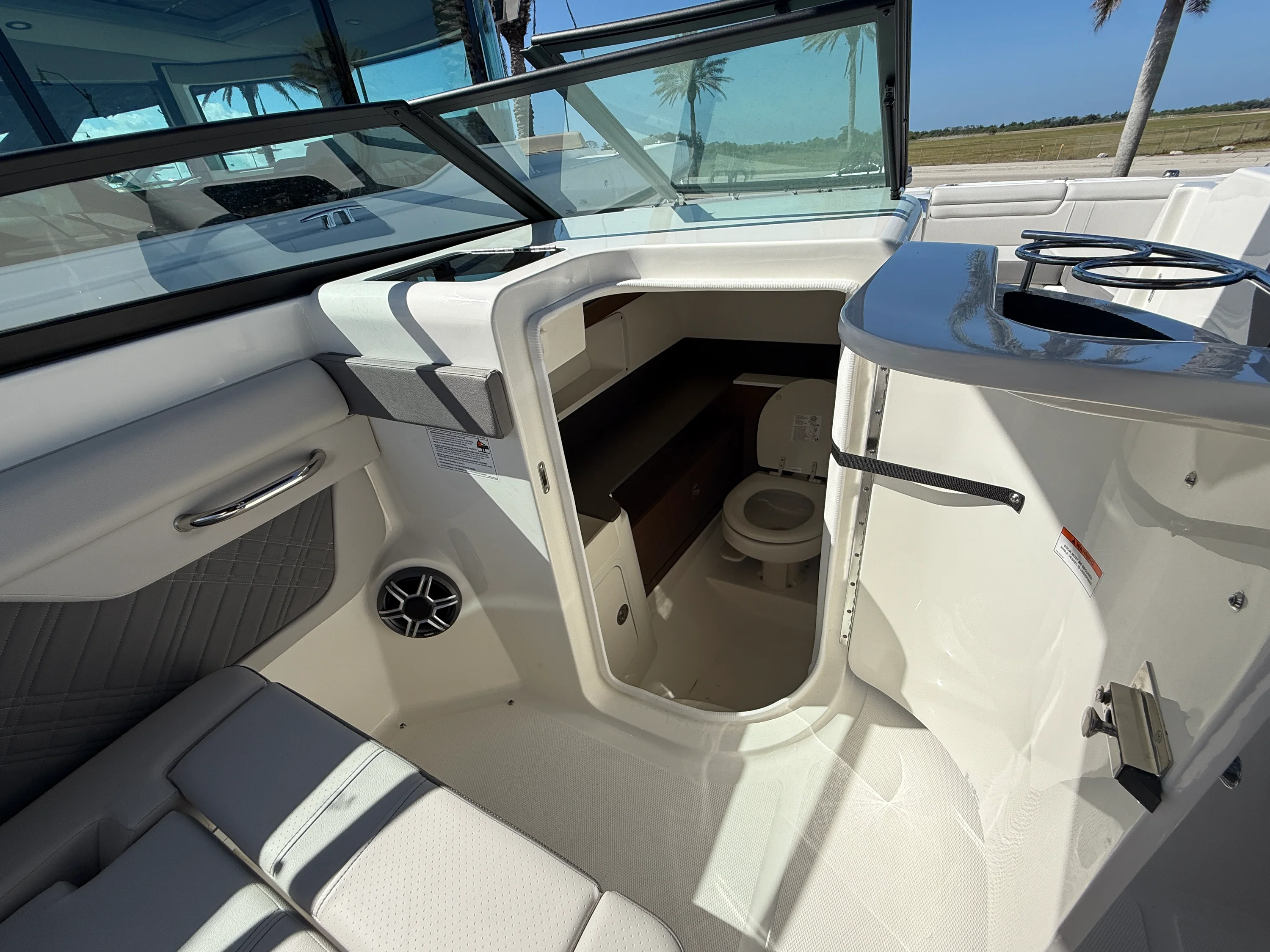 2026 Sea Ray SDX 290 Outboard Image Thumbnail #14