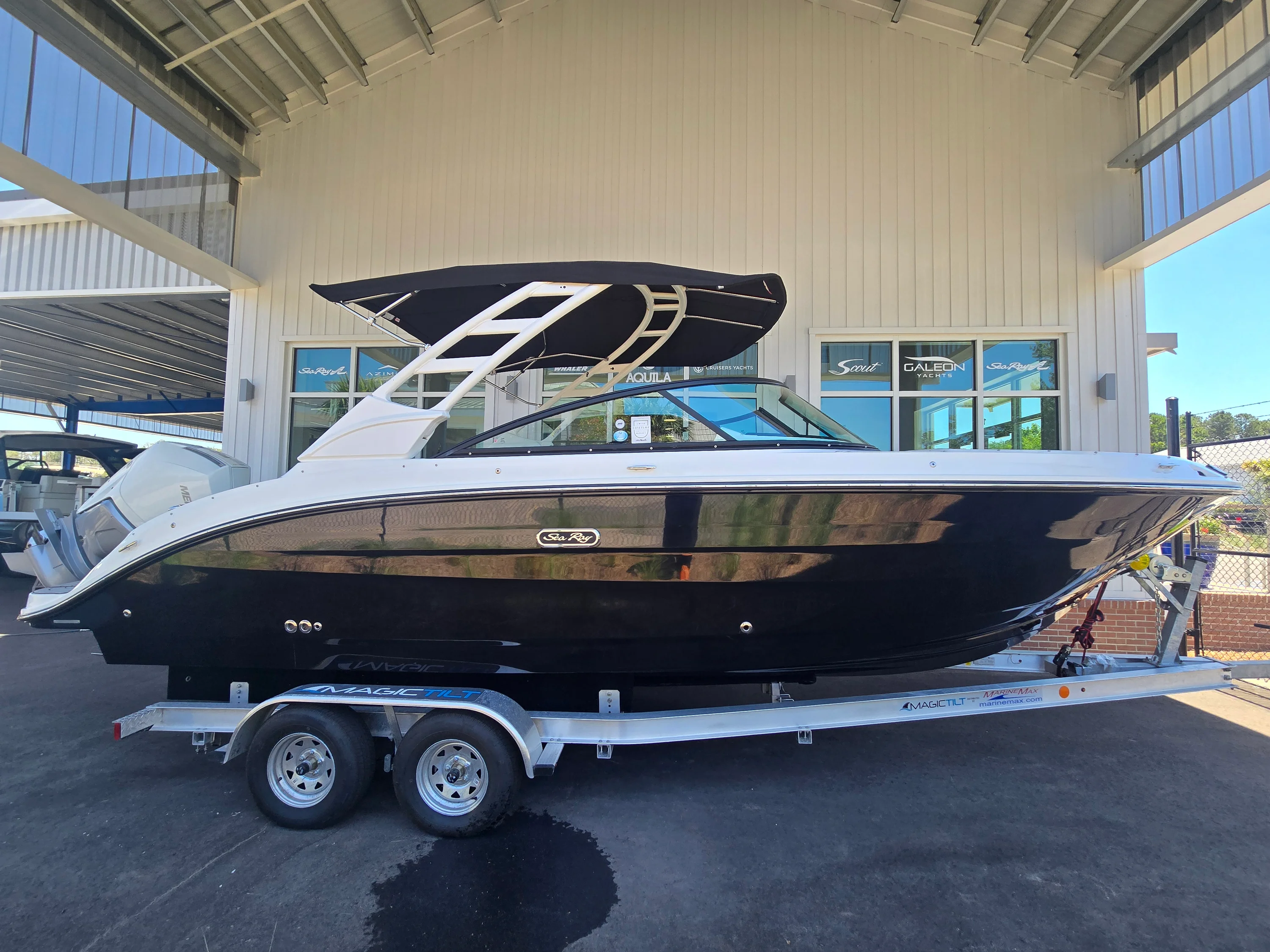 2026 Sea Ray SDX 250 Outboard Image Thumbnail #19