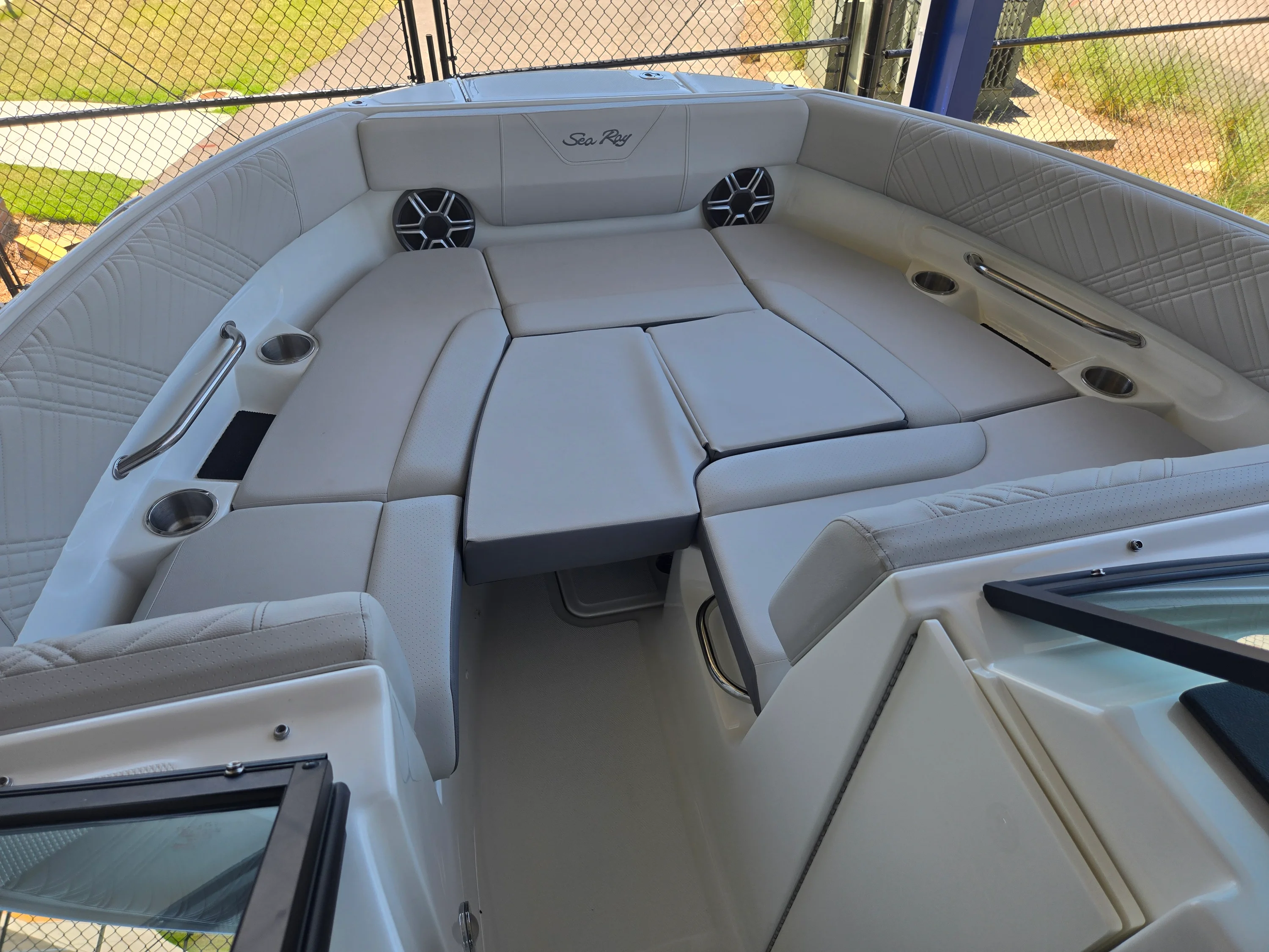 2026 Sea Ray SDX 250 Outboard Image Thumbnail #16
