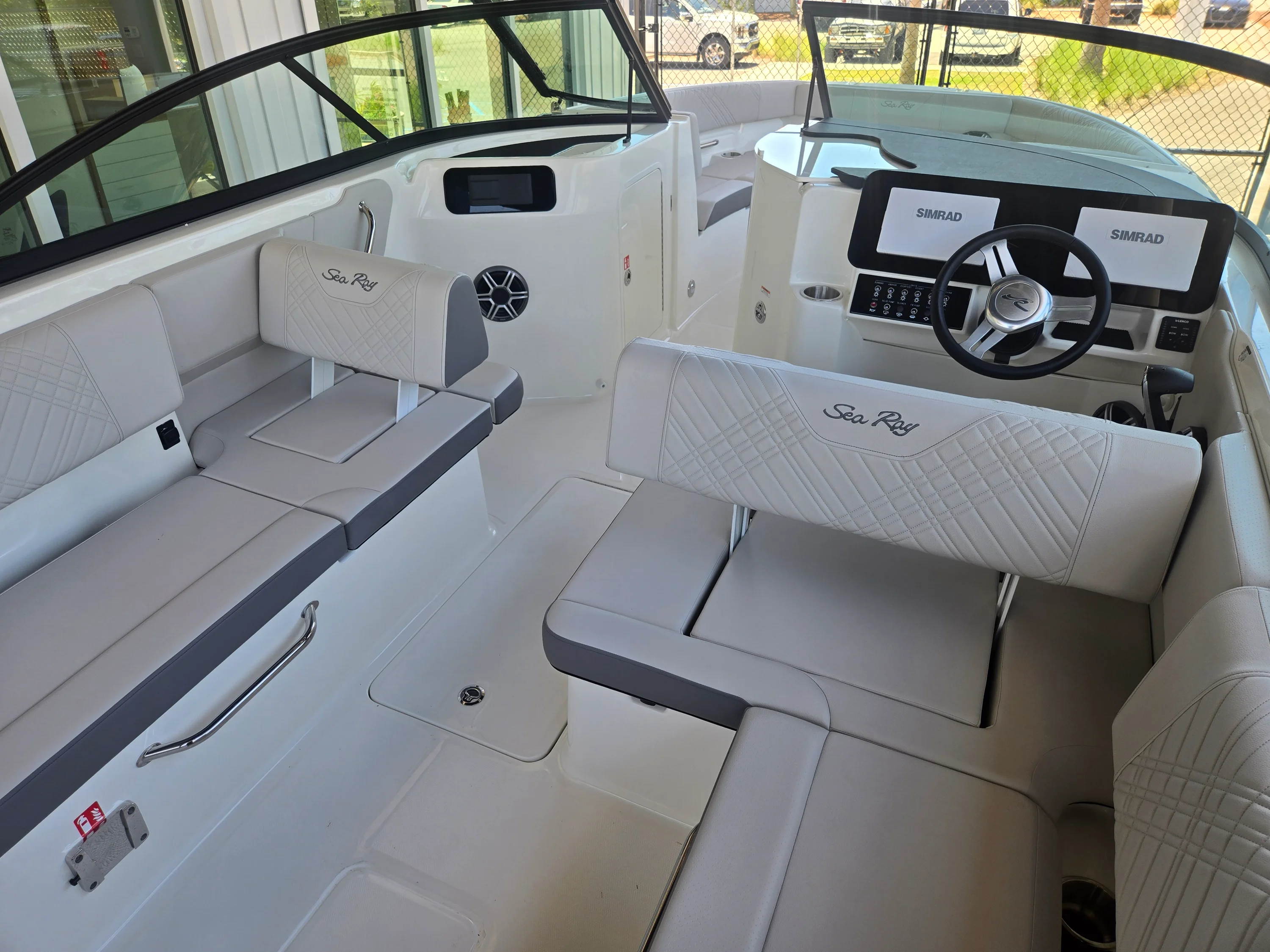 2026 Sea Ray SDX 250 Outboard Image Thumbnail #11