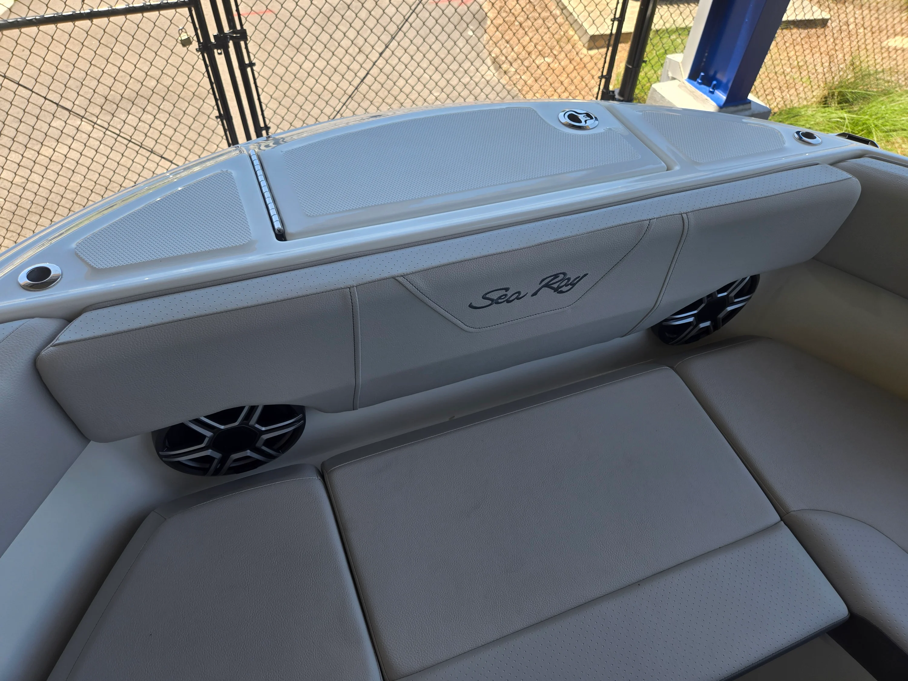 2026 Sea Ray SDX 250 Outboard Image Thumbnail #18