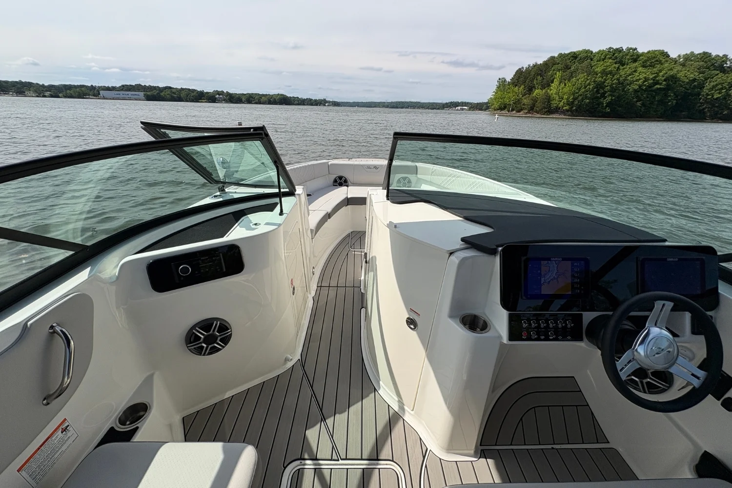 2026 Sea Ray SDX 250 Outboard Image Thumbnail #21