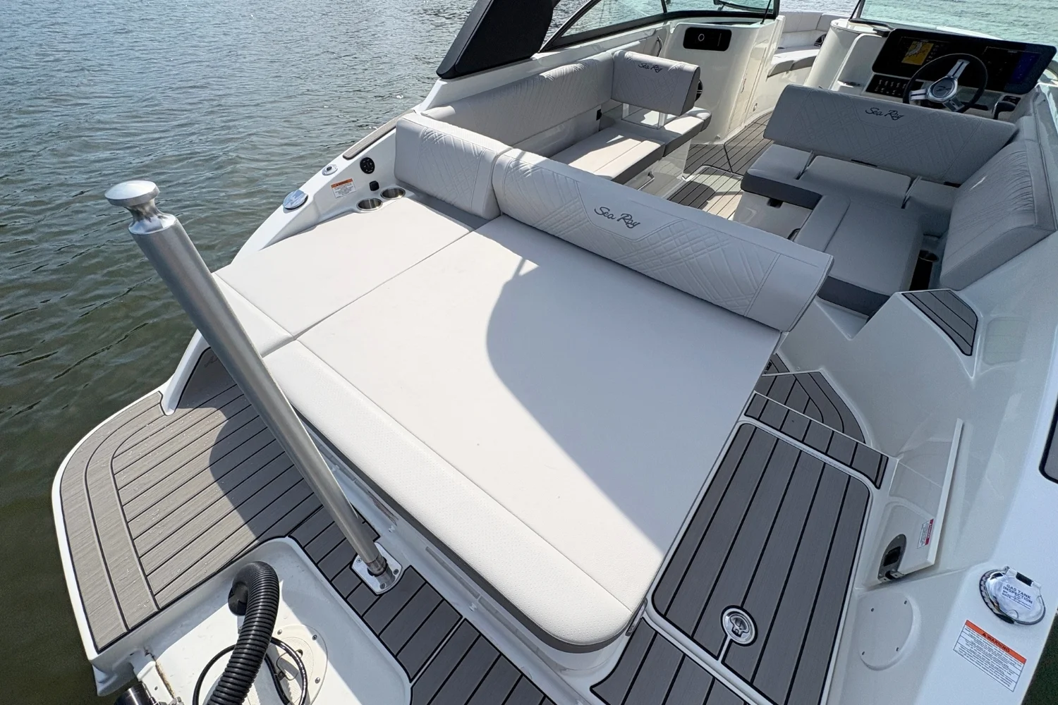 2026 Sea Ray SDX 250 Outboard Image Thumbnail #11